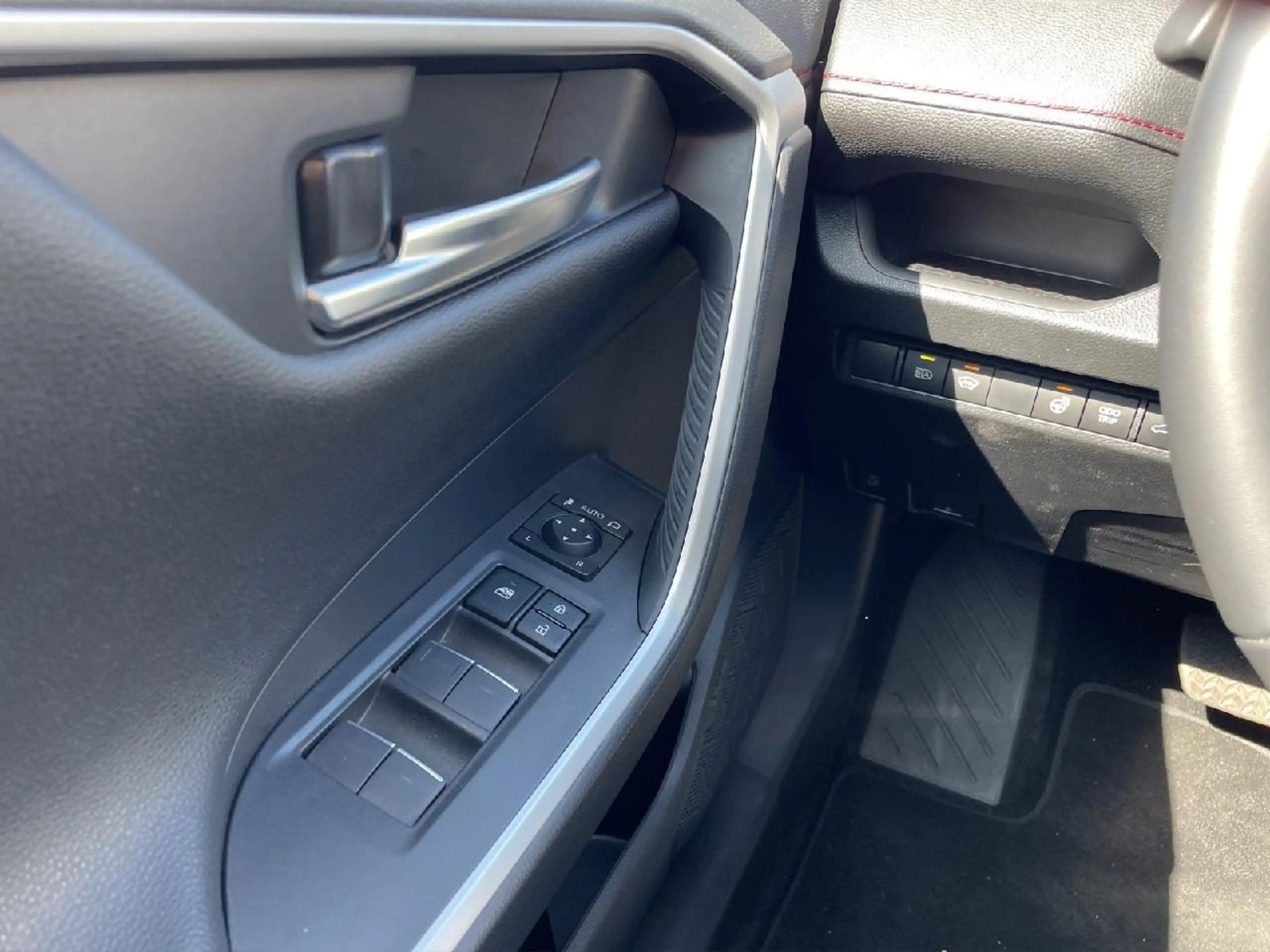 Toyota RAV 4 Plug-in Hybrid 4x4 Teamplayer — photo 15