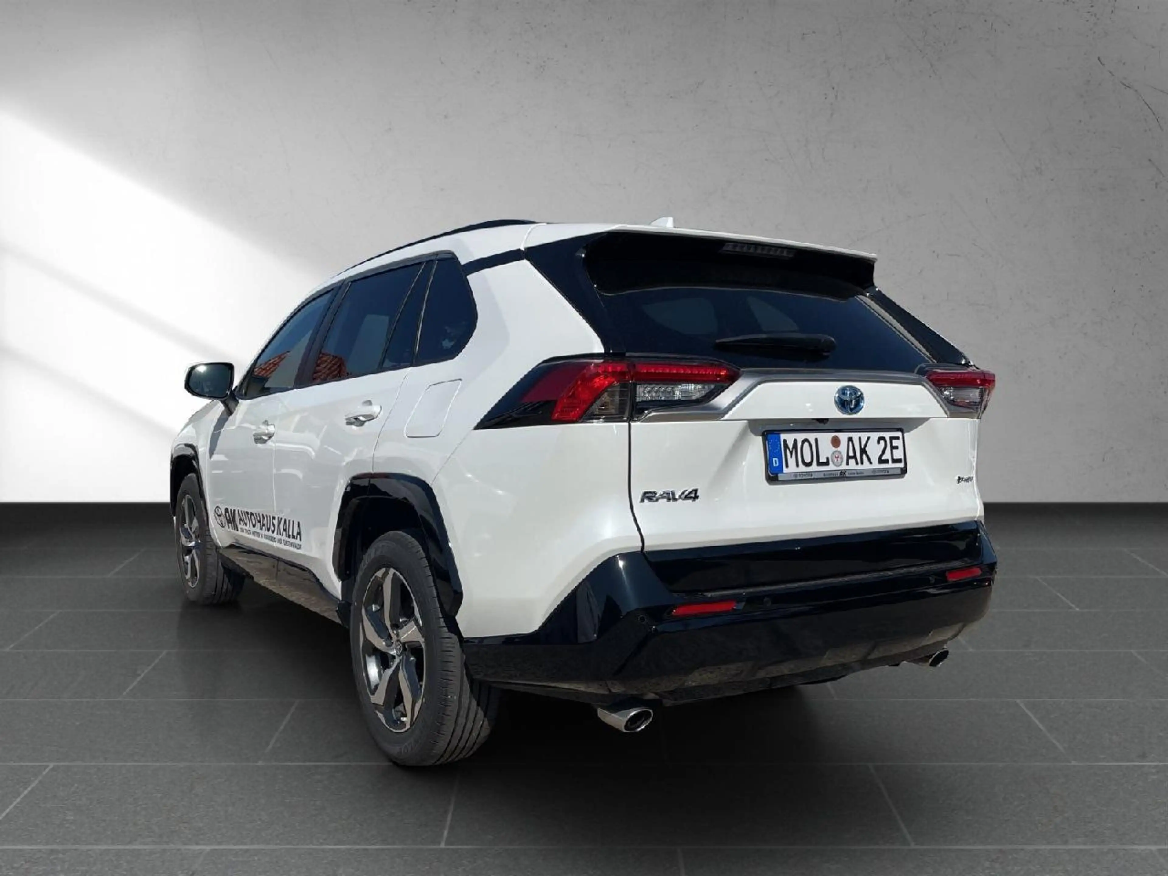 Toyota RAV 4 Plug-in Hybrid 4x4 Teamplayer — photo 4