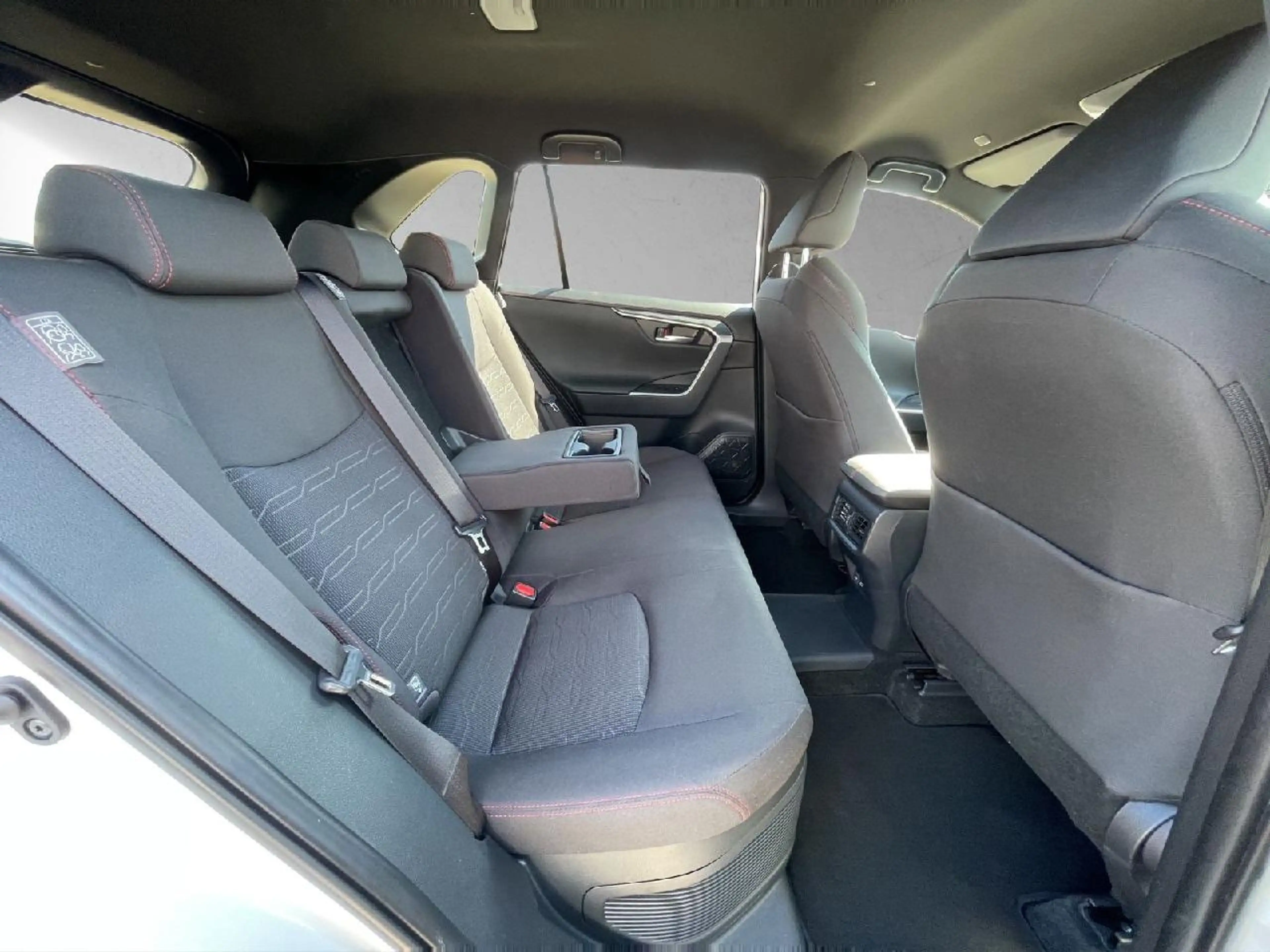 Toyota RAV 4 Plug-in Hybrid 4x4 Teamplayer — photo 9