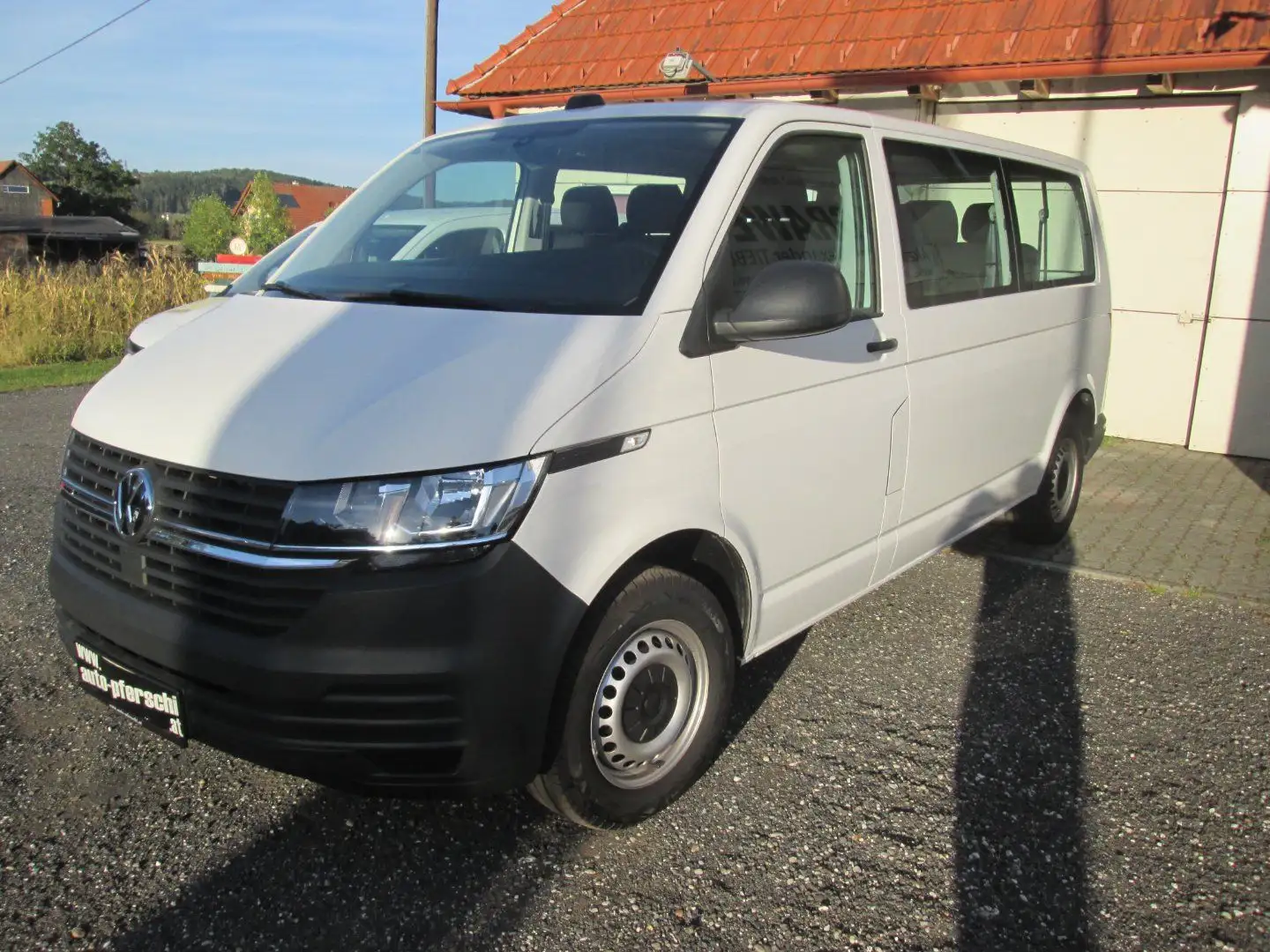 Volkswagen T6.1 Transporter T6.1 2.0 TDI 4Motion Kombi L2H1 Weiß - 2