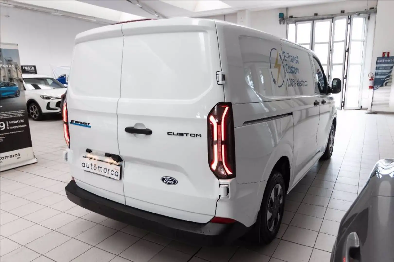 Ford Transit Custom e  V710 320 64kWh 136cv Trend L1H1 Blanc - 2