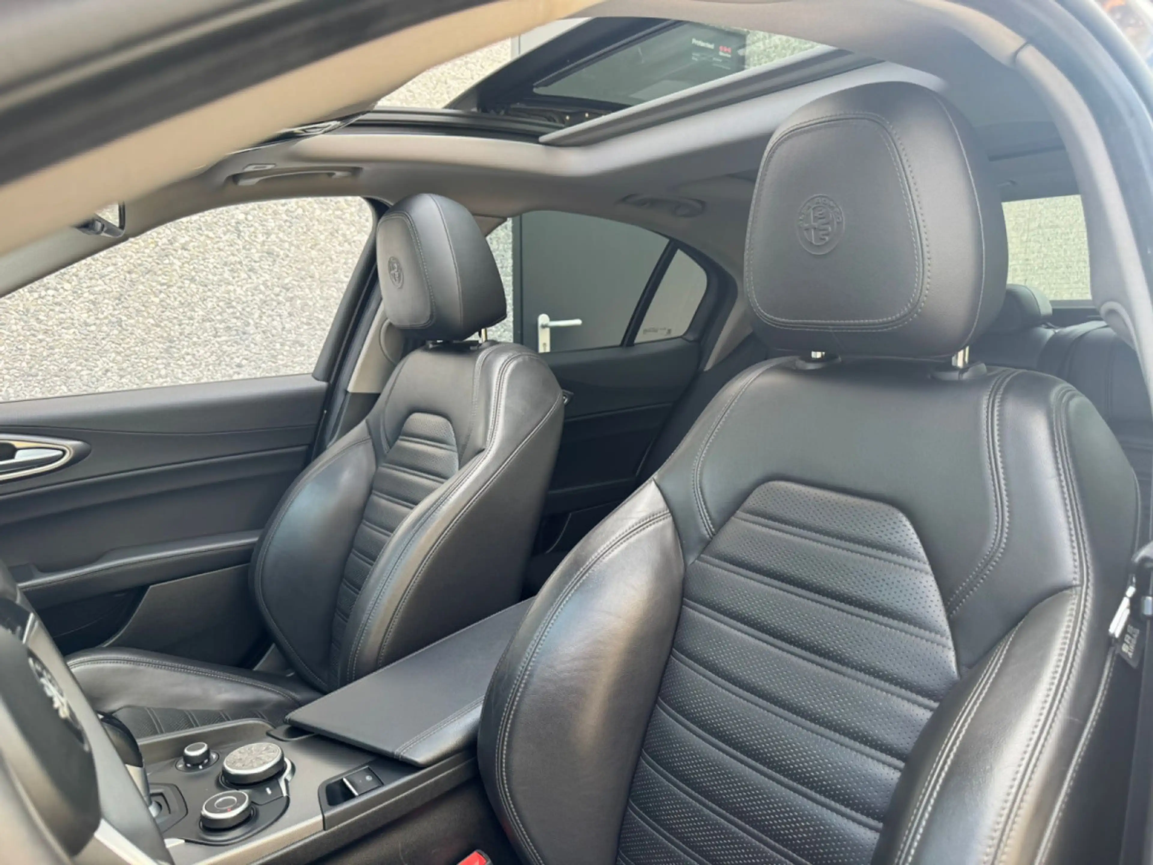 Alfa Romeo Giulia Giulia Veloce Q4 /211 CV /19/PANO/CAMERA/CUIR/VOLL — photo 11