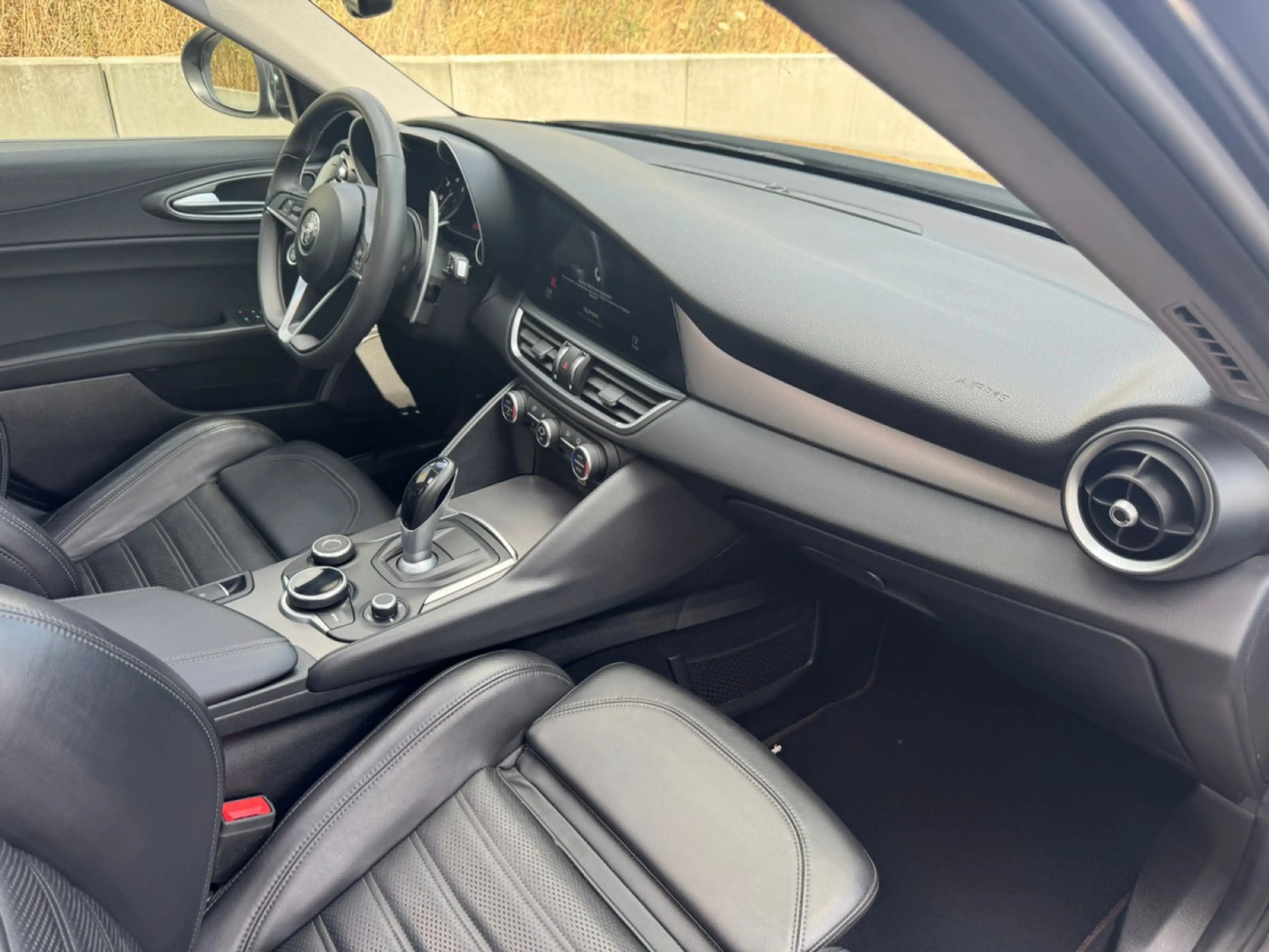 Alfa Romeo Giulia Giulia Veloce Q4 /211 CV /19/PANO/CAMERA/CUIR/VOLL — photo 10