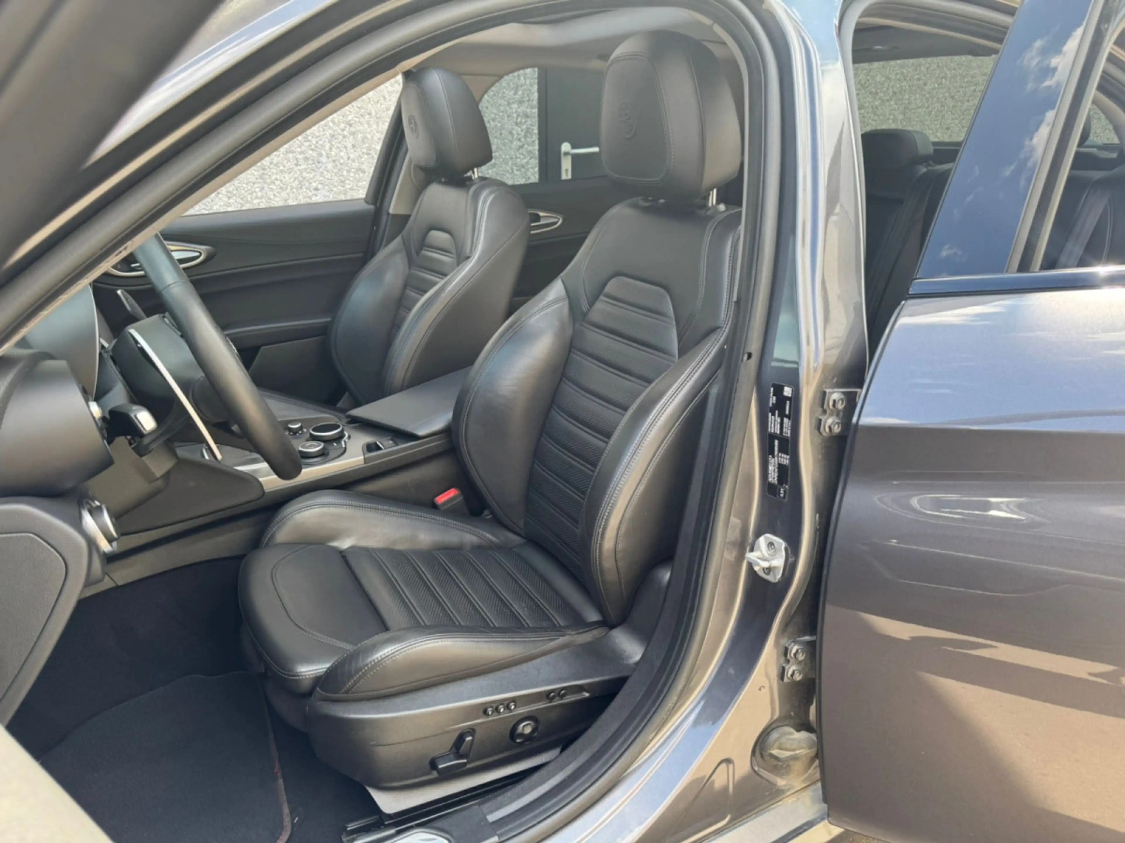 Alfa Romeo Giulia Giulia Veloce Q4 /211 CV /19/PANO/CAMERA/CUIR/VOLL — photo 14