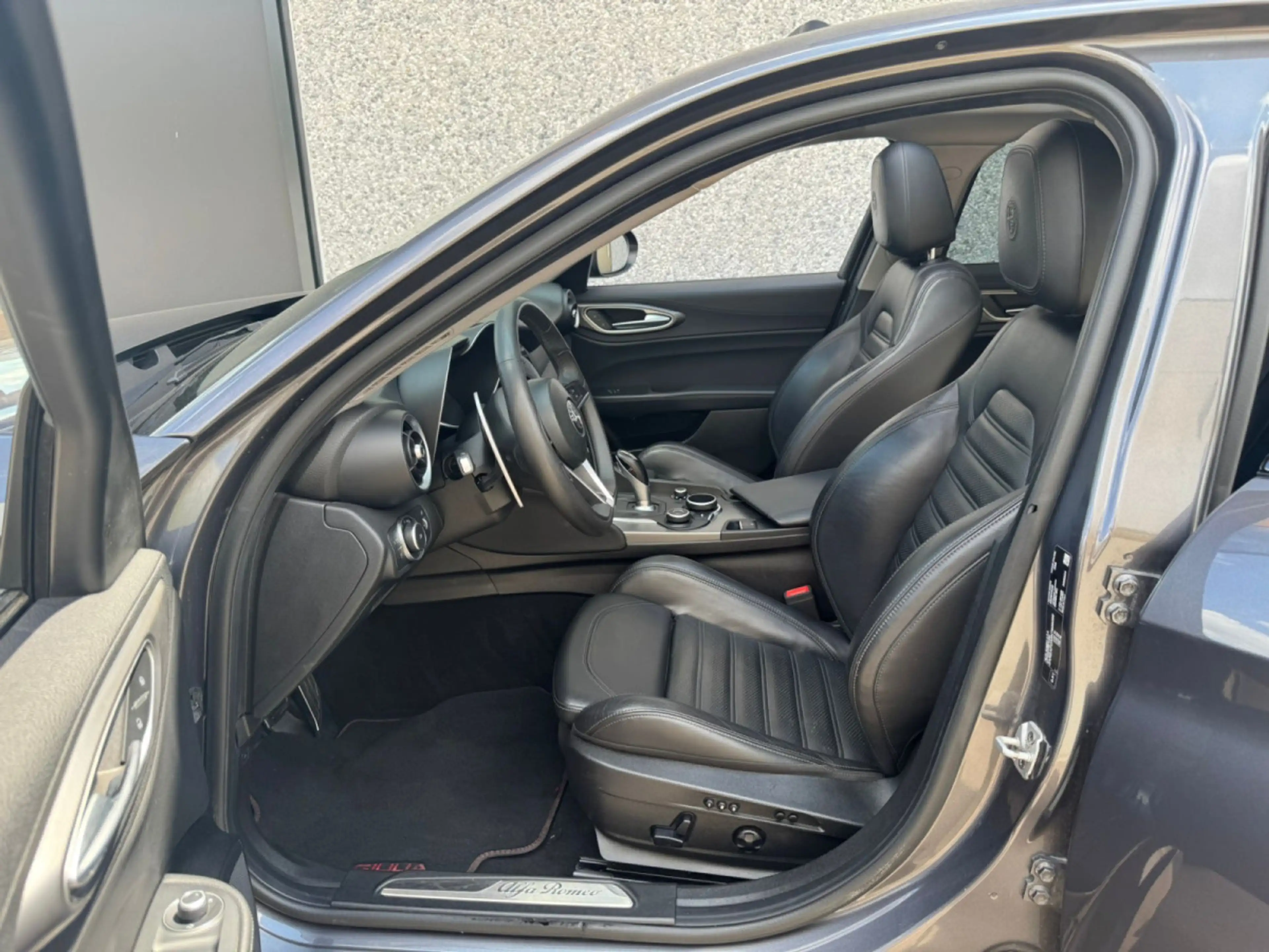 Alfa Romeo Giulia Giulia Veloce Q4 /211 CV /19/PANO/CAMERA/CUIR/VOLL — photo 13
