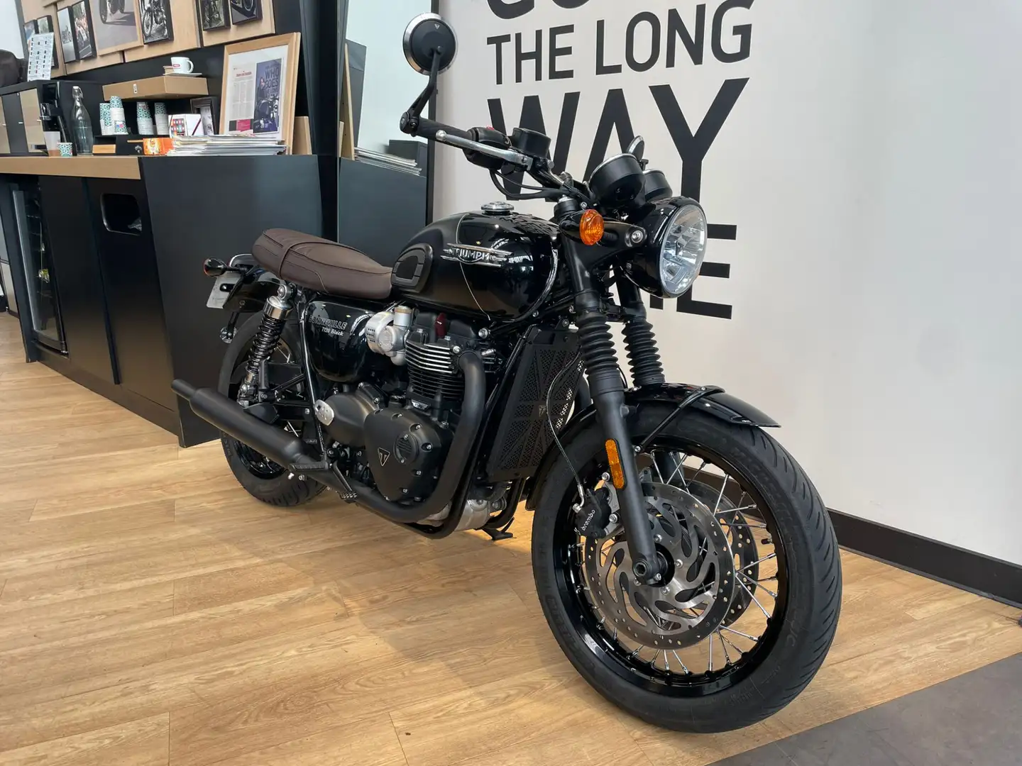 Triumph Bonneville T120 Negru - 1