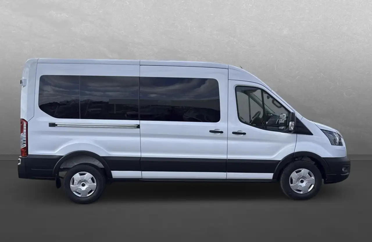 Ford Transit Bus 2026