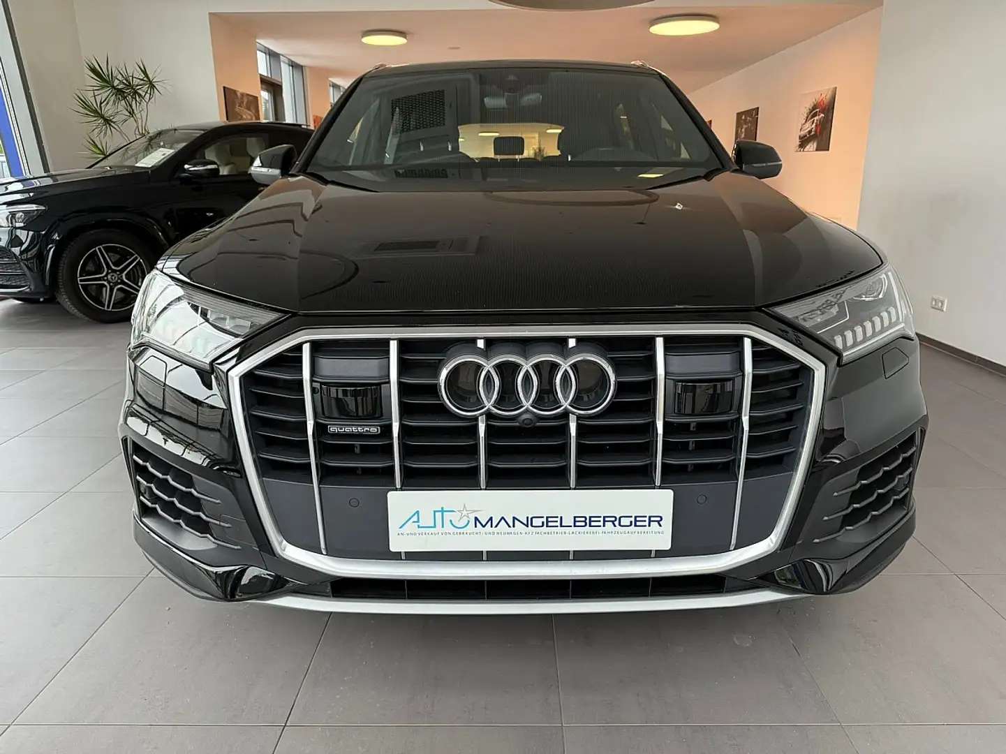 Audi Q7 55 TFSI e PHEV quattro Schwarz - 2