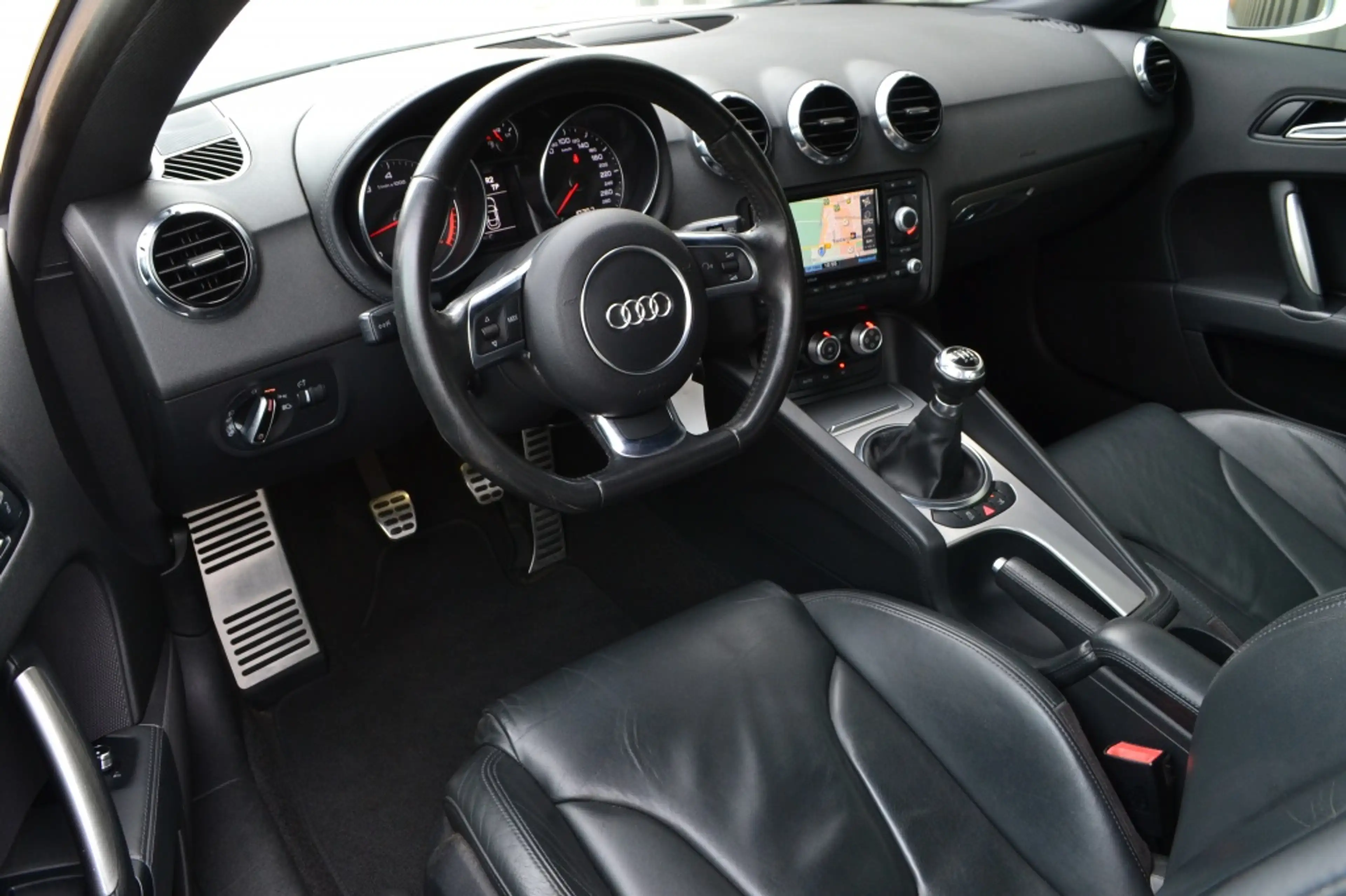 Audi TT 1.8 TFSI Pro Line Leer/Navi/Xenon/19'' — photo 6