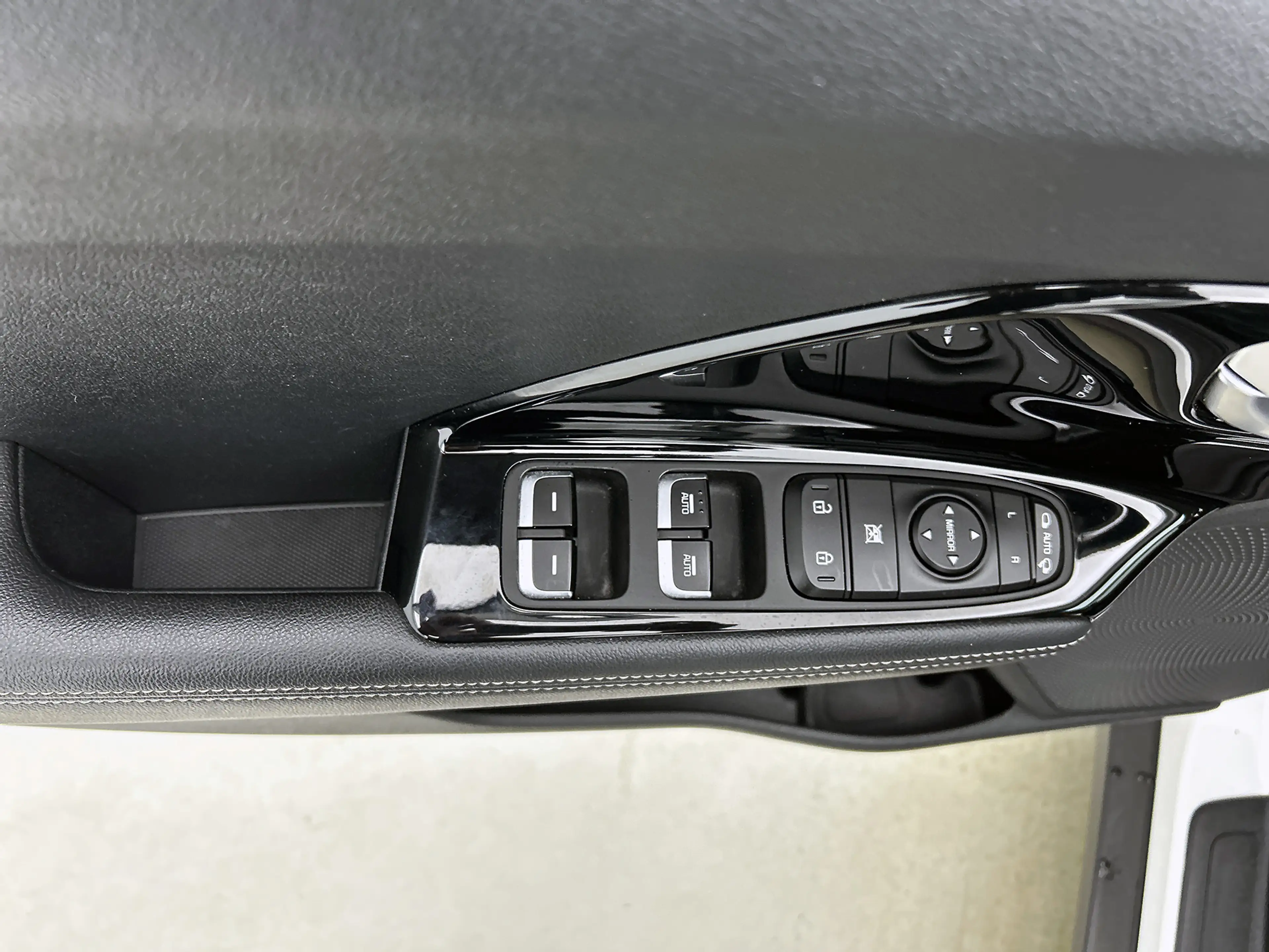 Kia Niro 1.6 GDi Hybrid DynamicLine — photo 15