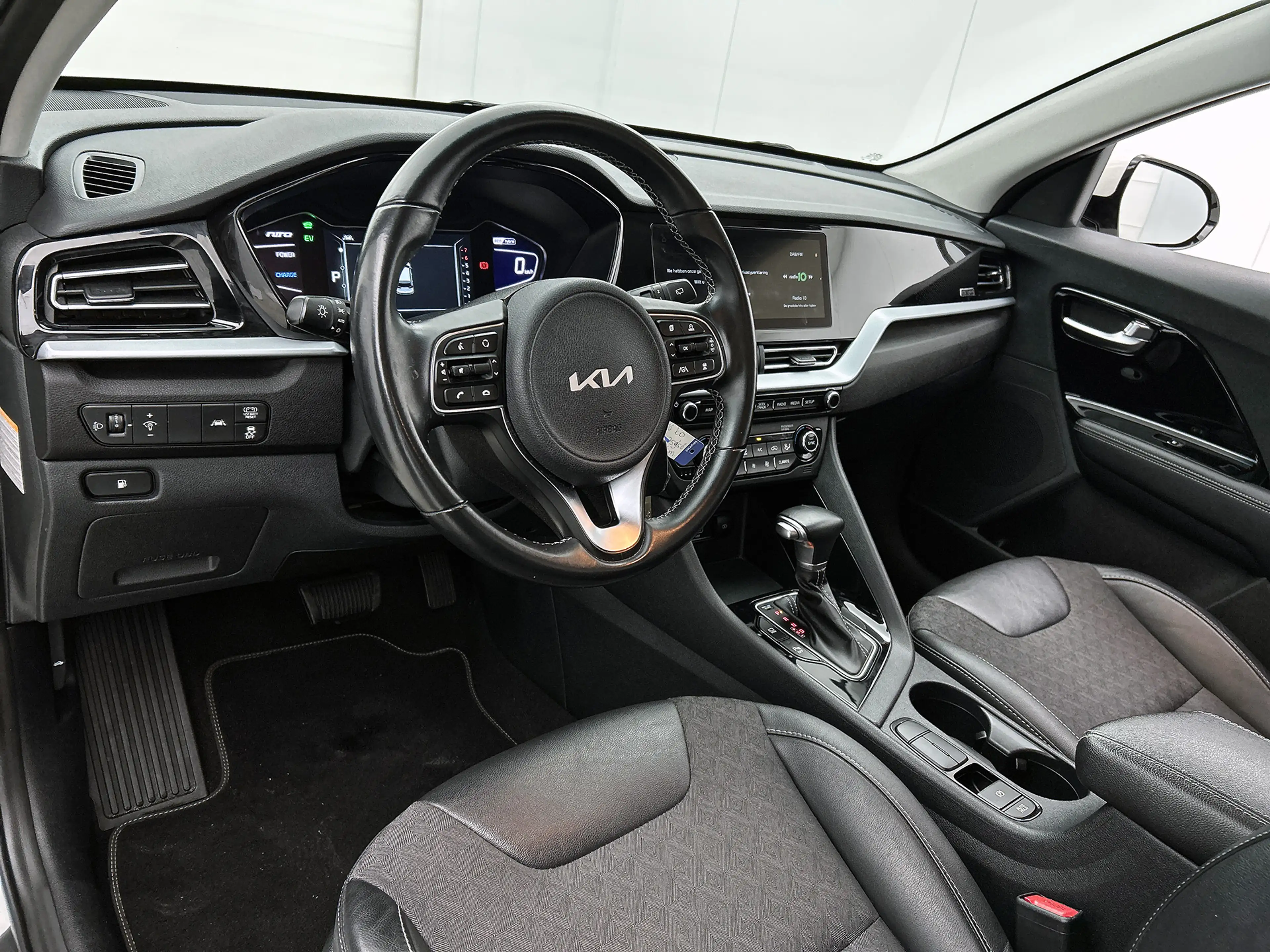 Kia Niro 1.6 GDi Hybrid DynamicLine — photo 4