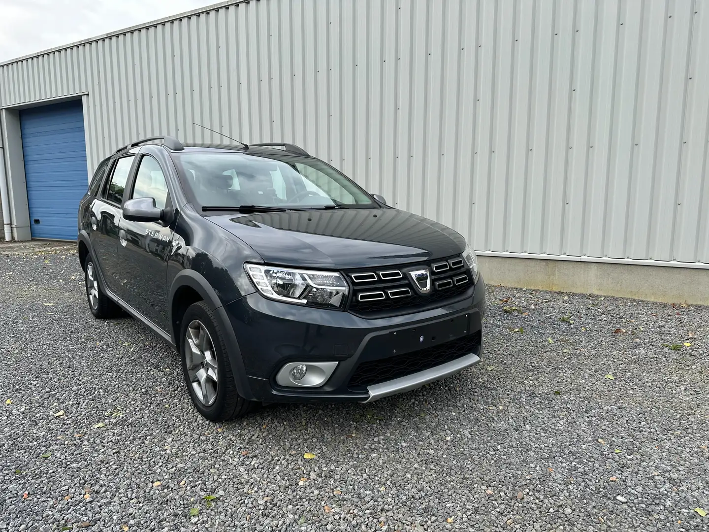 Dacia Logan Stepway break benzine Euro6c met 1 jaar garantie Grau - 2