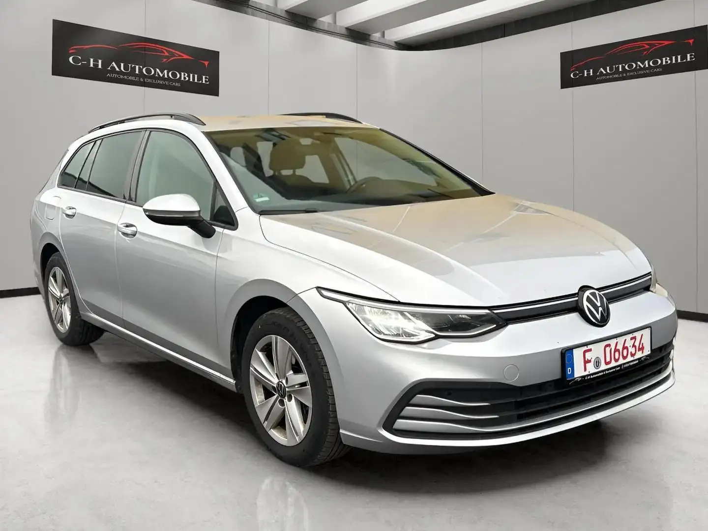 Volkswagen Golf VIII Variant Life Silber - 1