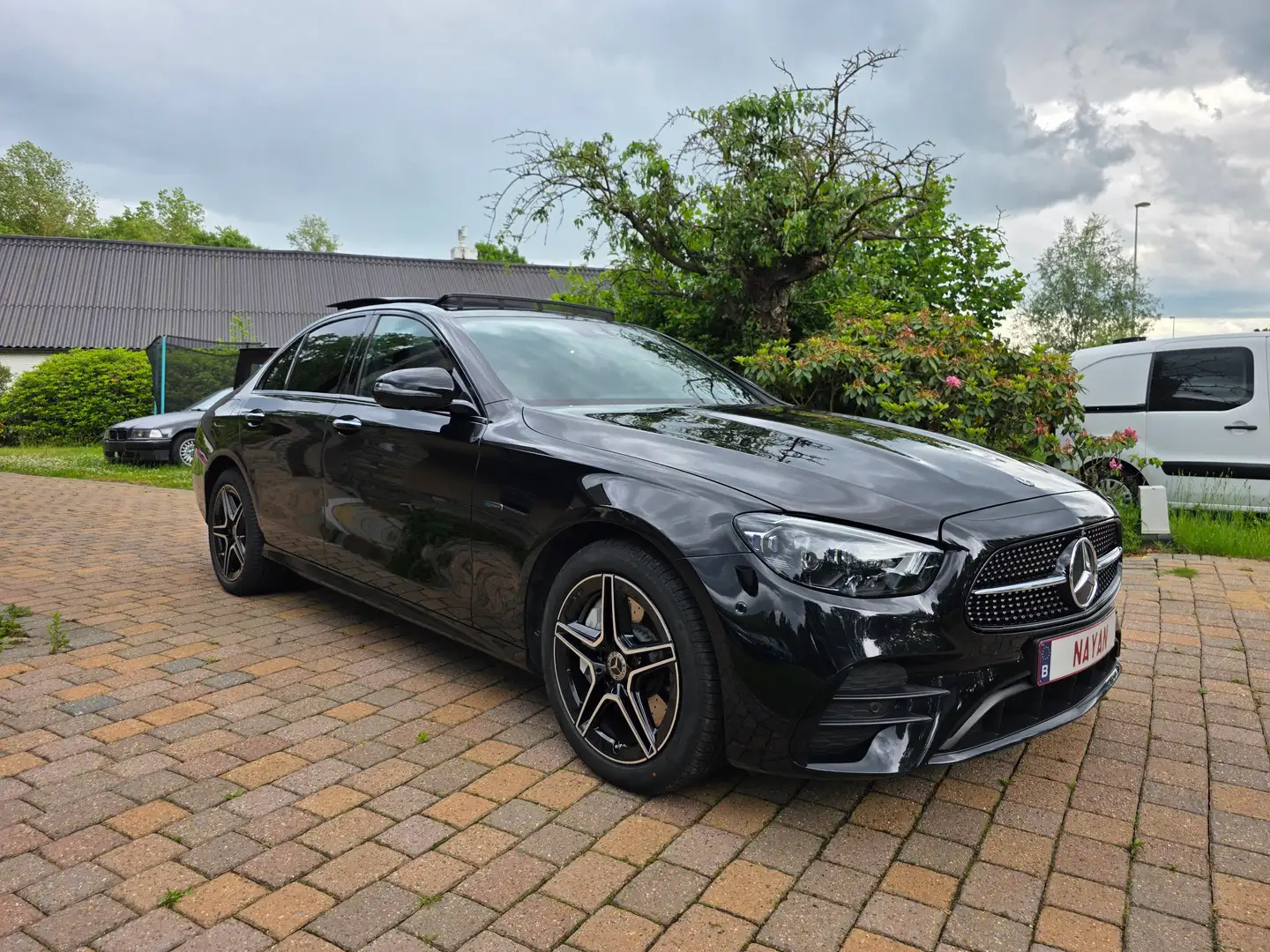 Mercedes-Benz E 300 E 300 de 9G-TRONIC AMG Line Zwart - 1