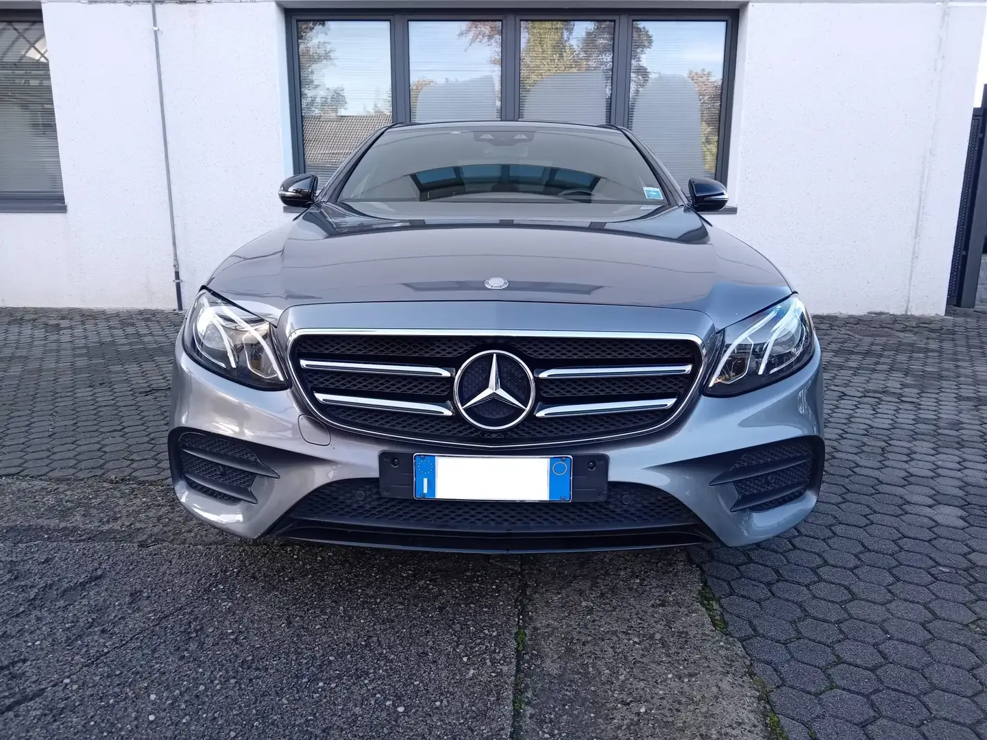 Mercedes-Benz E 220 D AMG LINE AUTOMATICO CRONOLOGIA TAGLIANDI Grigio - 2