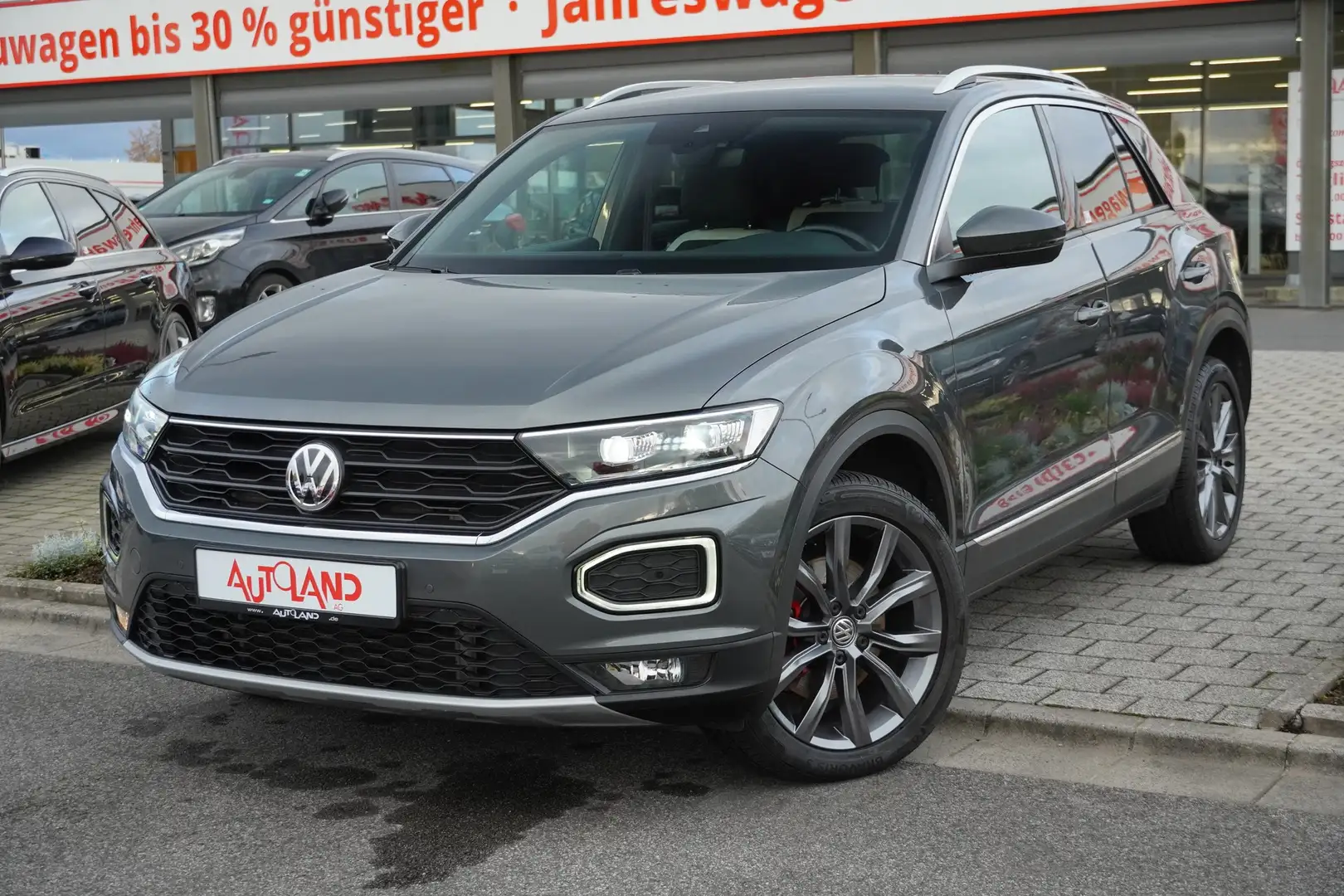 Volkswagen T-Roc 2.0 TDI Sport 4Motion Klimaaut. LED Navi Grijs - 2