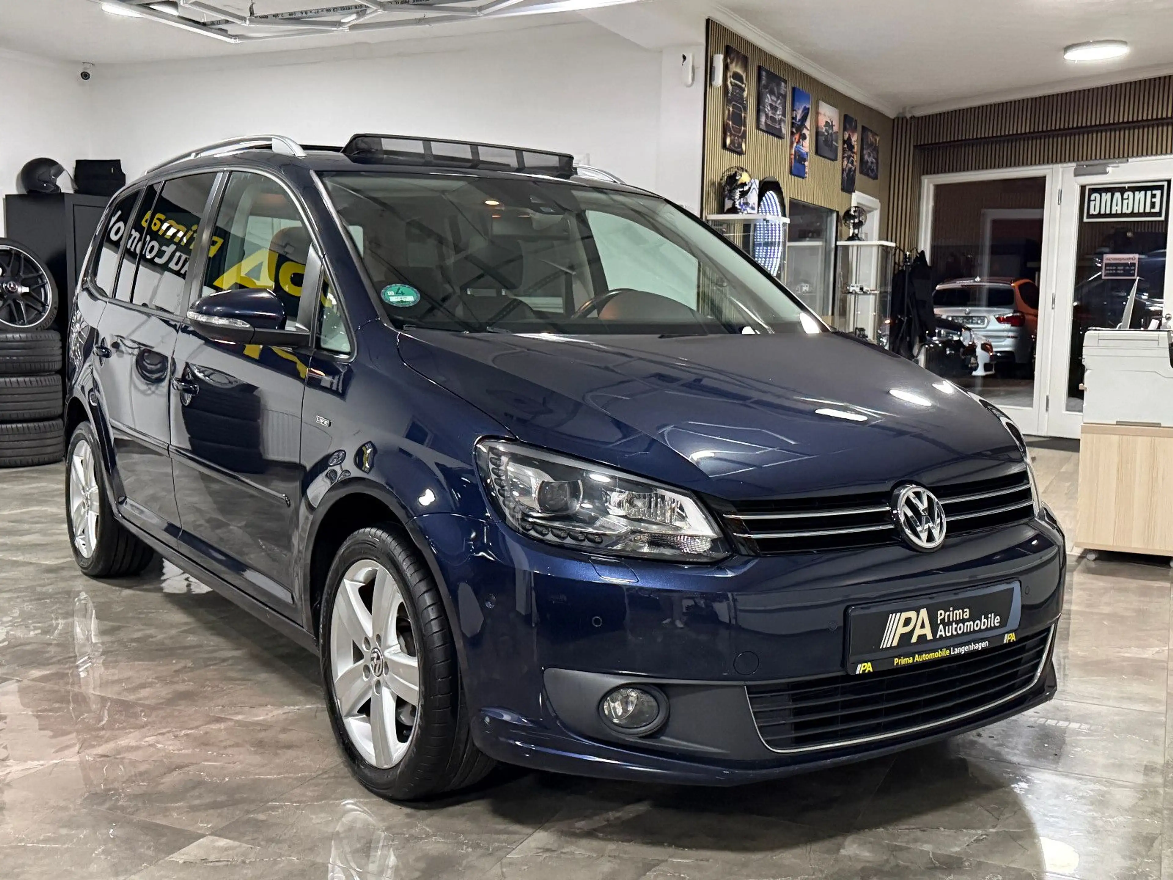 Volkswagen Touran 2.0TDI Life BMT / DSG 7-Sitzer Pano Xenon — photo 6
