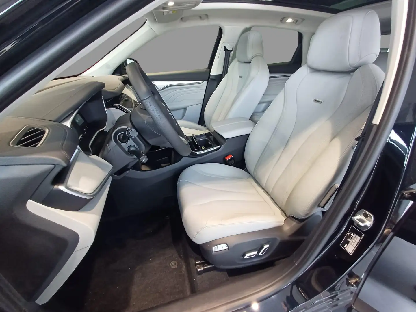 MG Marvel R 70 kWh Luxury Schwarz - 2