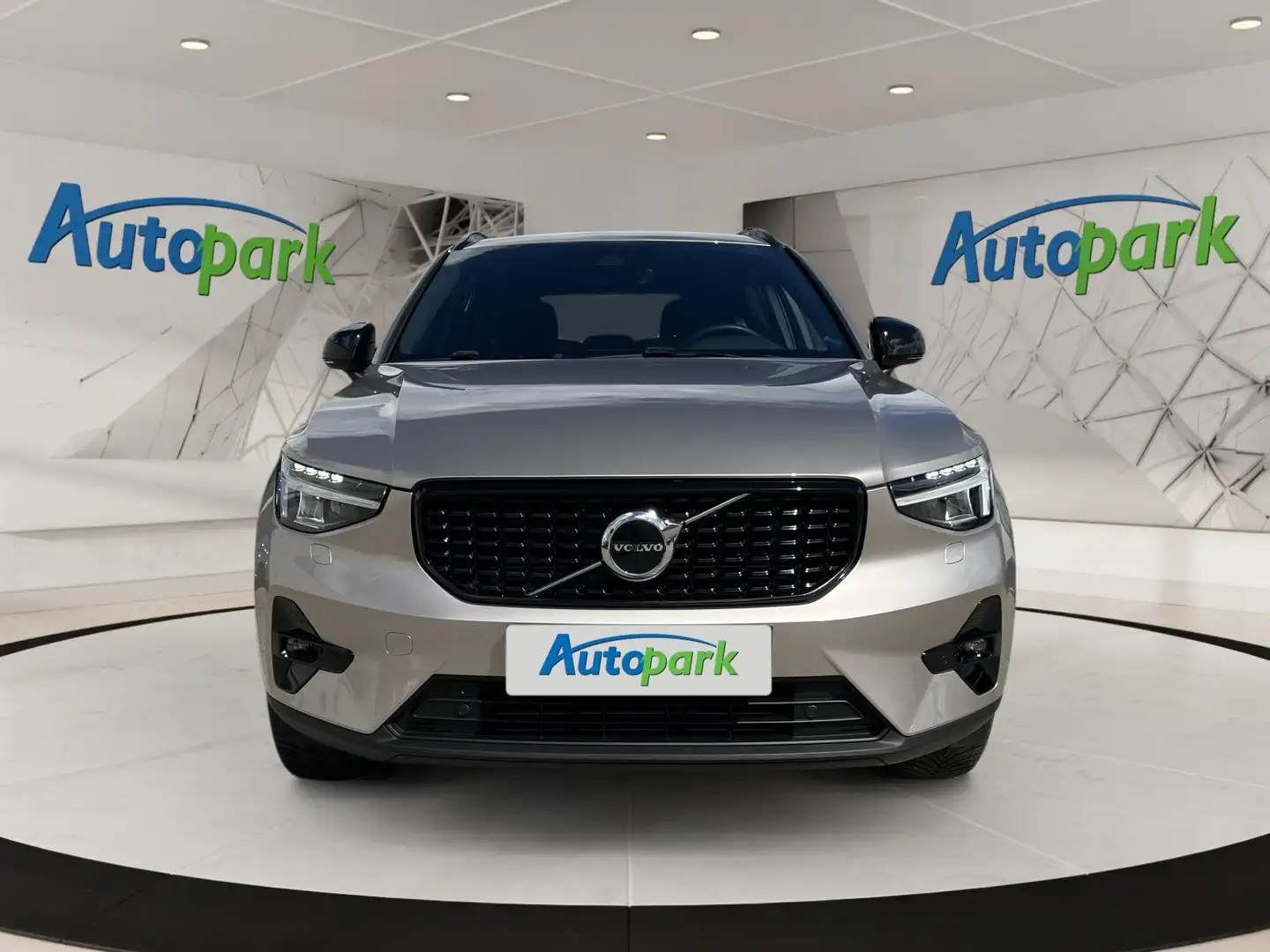 Volvo XC40 Recharge Plus, T4 Plug-in Hybrid, 2WD Gold - 2
