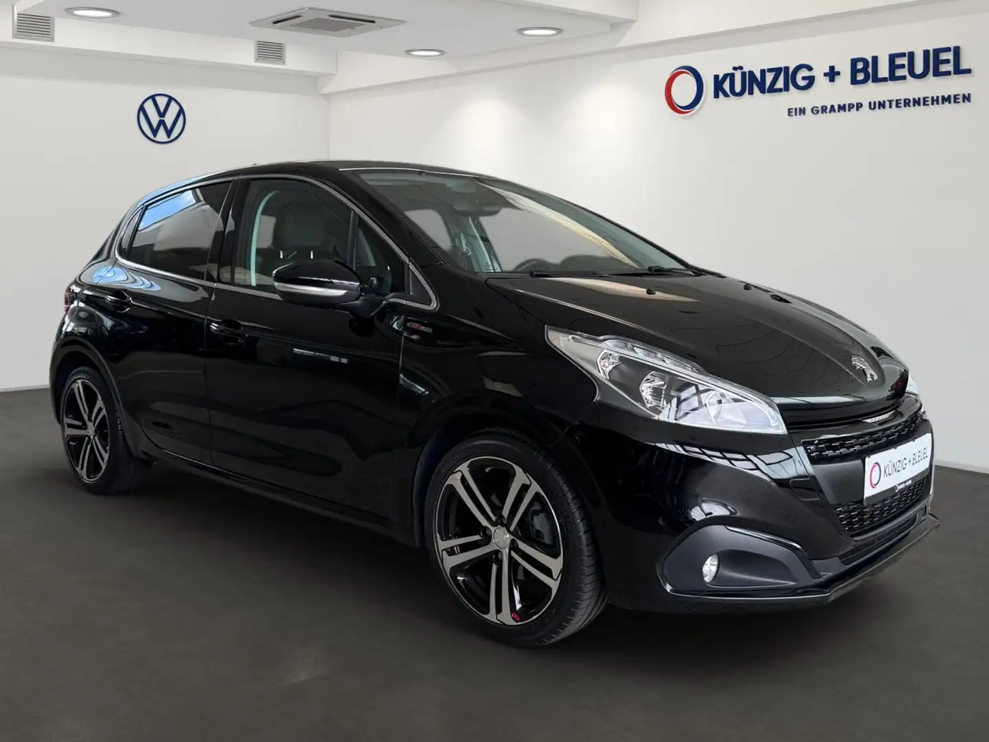 Peugeot 208 1.2  Automatik*Allure*Nav*StHzg*Pano*Bluetoo Schwarz - 2