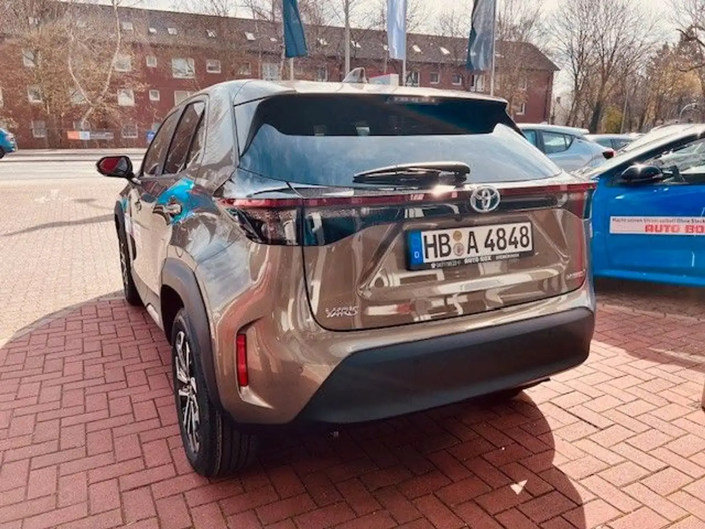Toyota Yaris Cross Hybrid Team D Safety/Connect/Winter Brown - 2