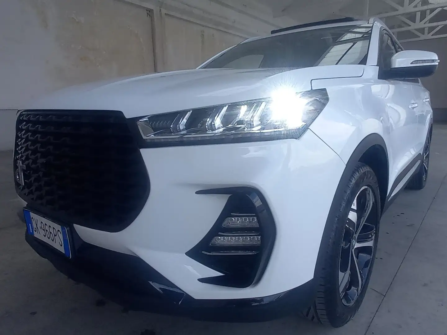 DR Automobiles DR6.0 Alb - 1
