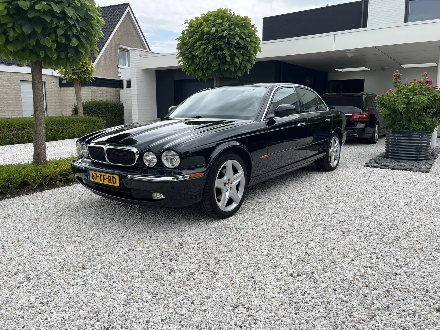 Jaguar XJ 3.5 V8 Sovereign Zwart - 1
