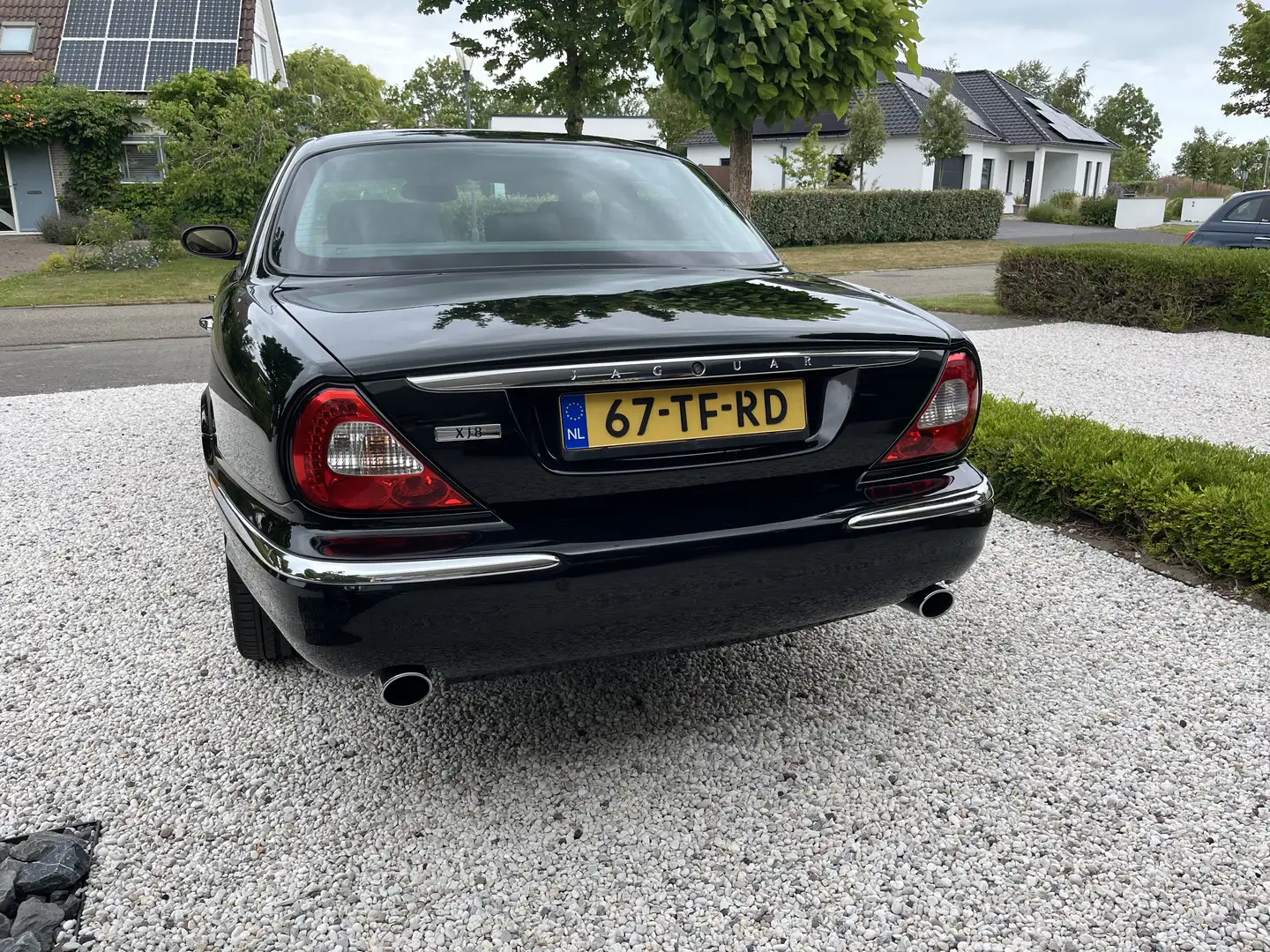 Jaguar XJ 3.5 V8 Sovereign Zwart - 2
