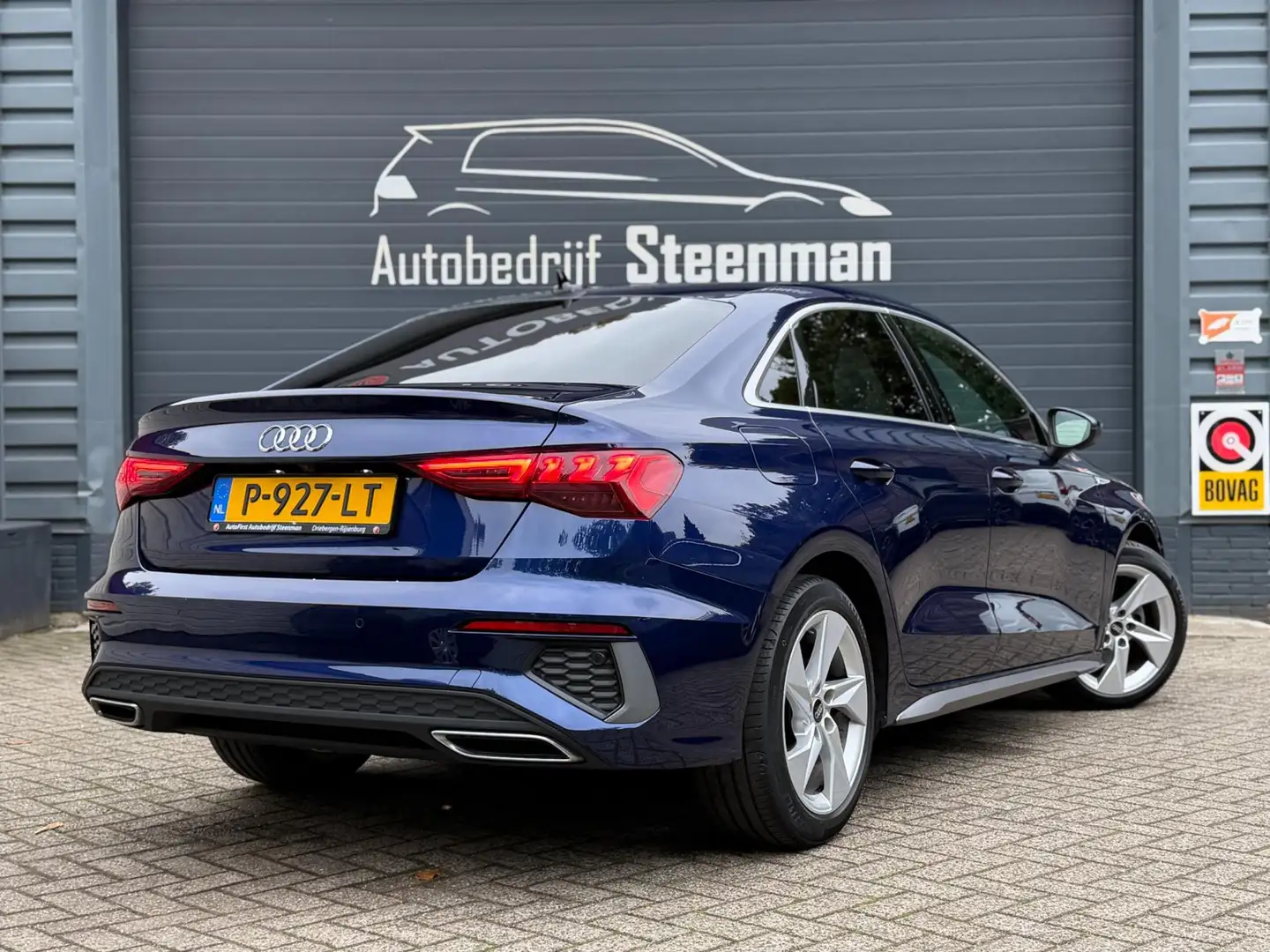 Audi A3 Limousine 30 TFSI S Edition | S-Line | Sfeerverl. Blauw - 2