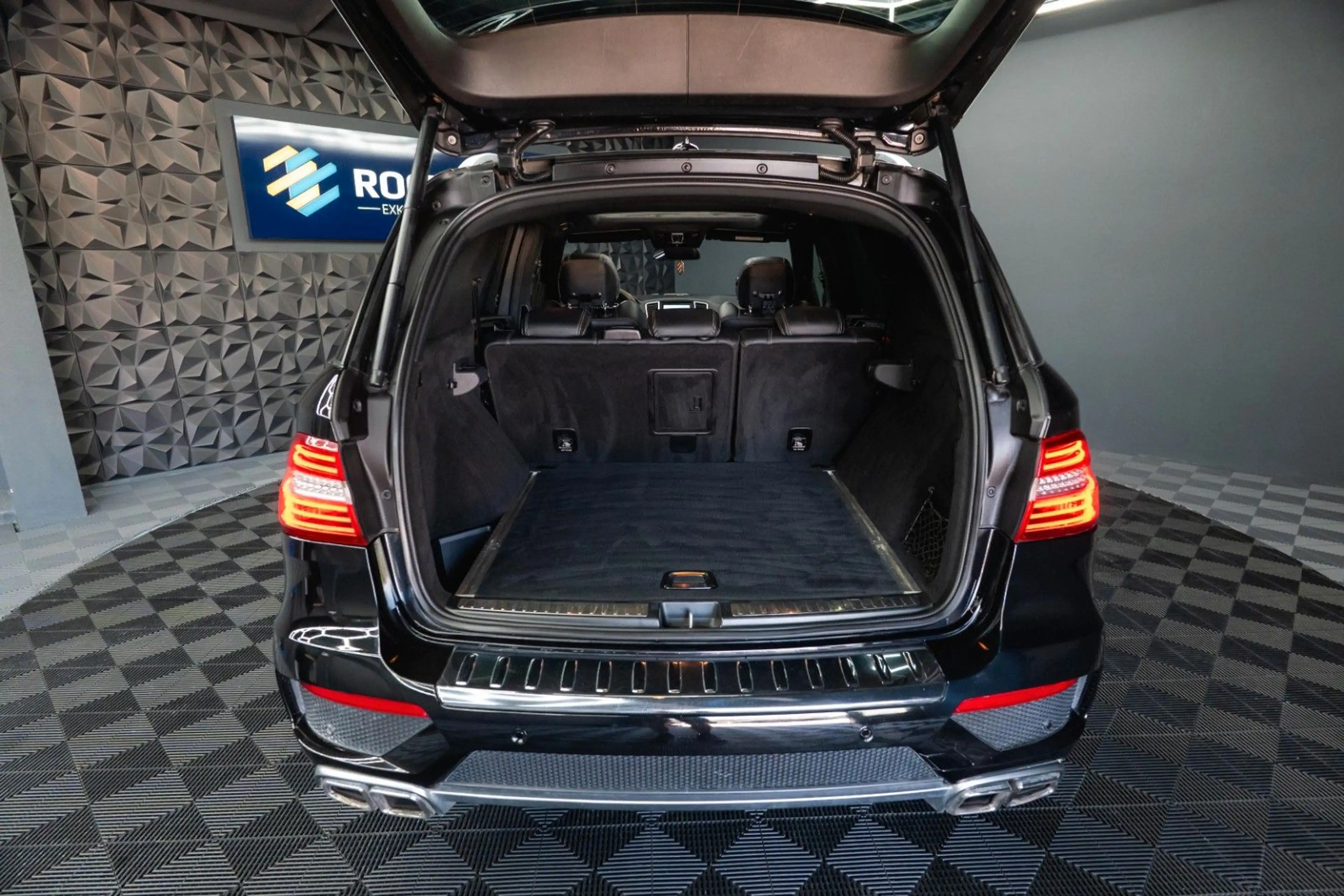 Mercedes-Benz ML 63 AMG 4Matic Designo | Pano | ACC | DAB — photo 11