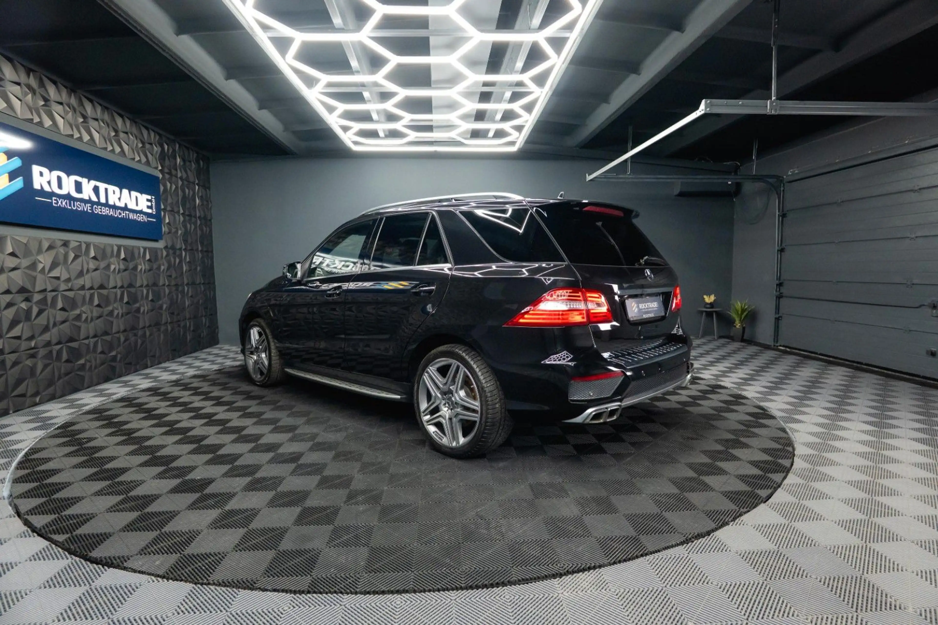 Mercedes-Benz ML 63 AMG 4Matic Designo | Pano | ACC | DAB — photo 14