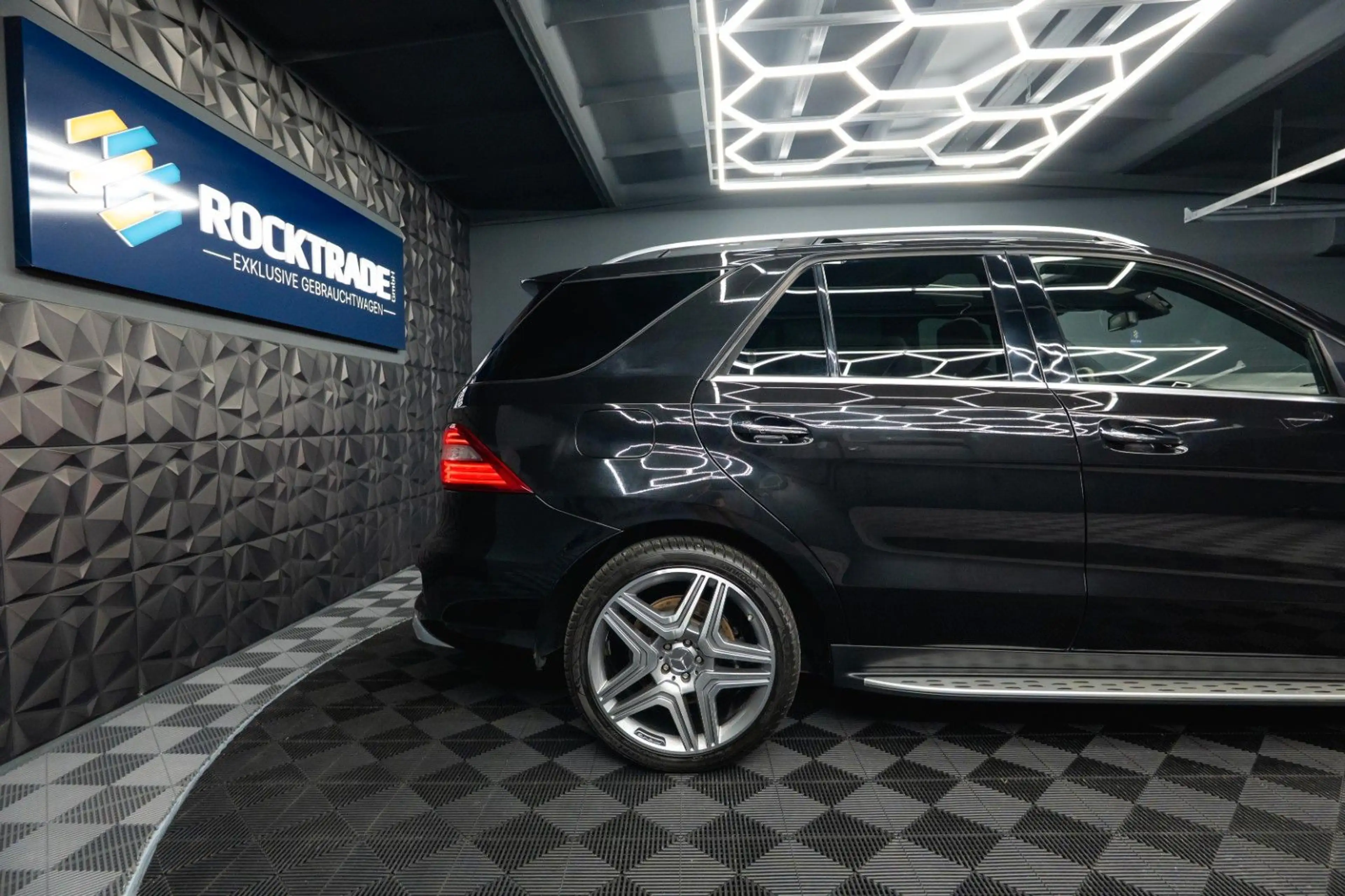 Mercedes-Benz ML 63 AMG 4Matic Designo | Pano | ACC | DAB — photo 7