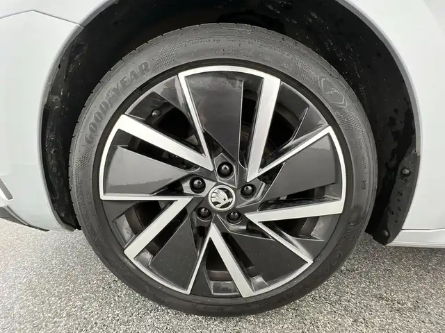 Skoda Octavia view 6