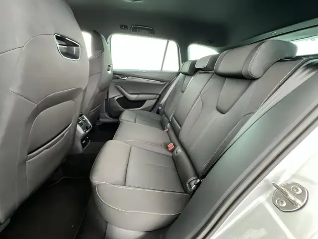 Skoda Octavia view 9