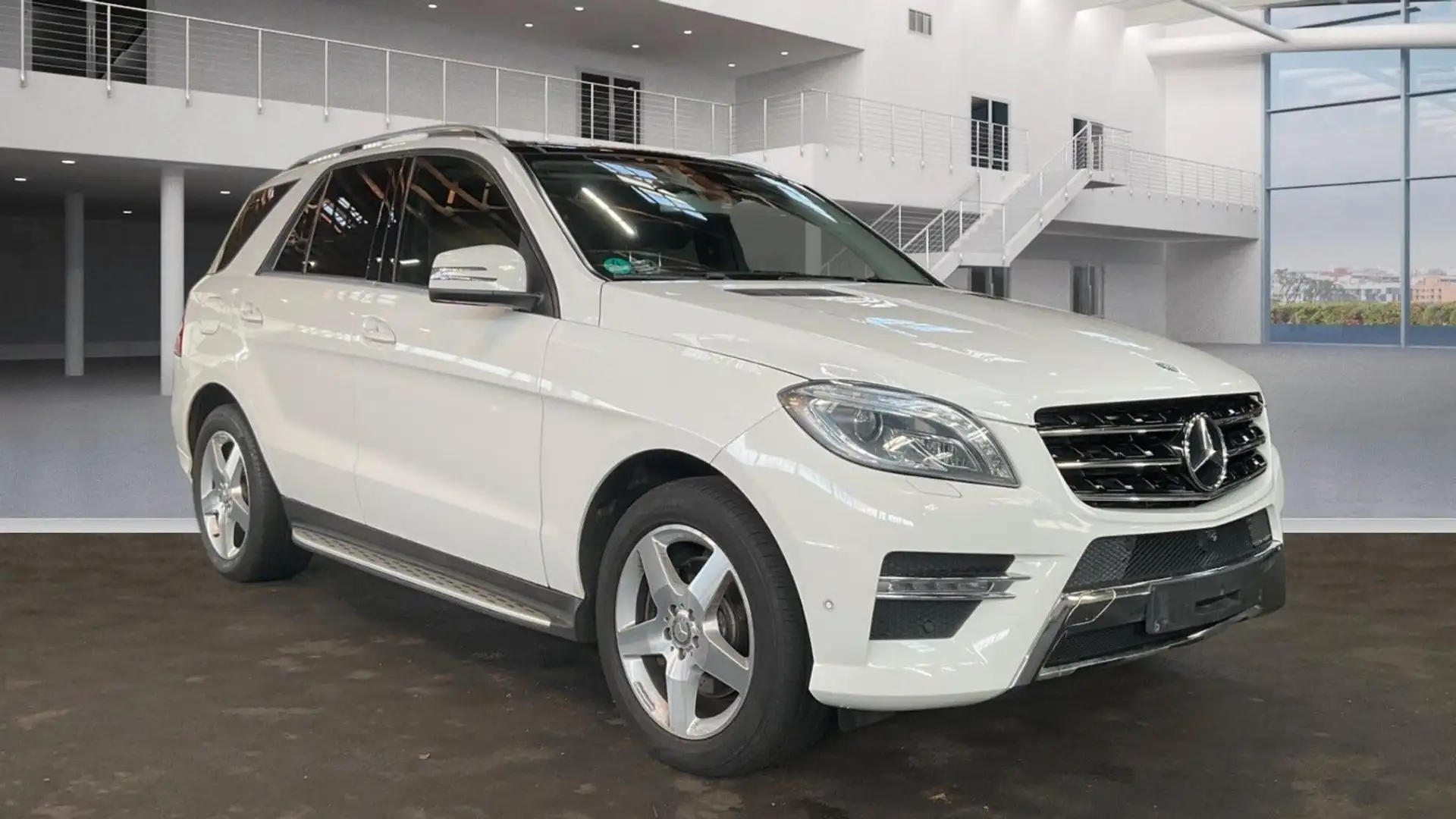 Mercedes-Benz ML 350 Bluetec AMG PANO 360 Grad ILS AHK Wit - 2