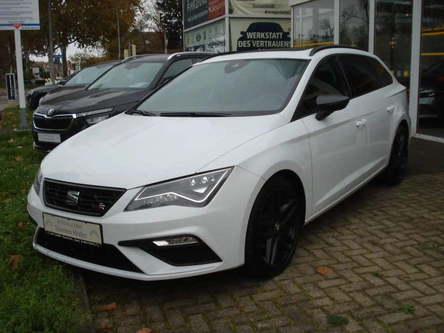 SEAT Leon ST FR Black Matt Edition Wit - 1