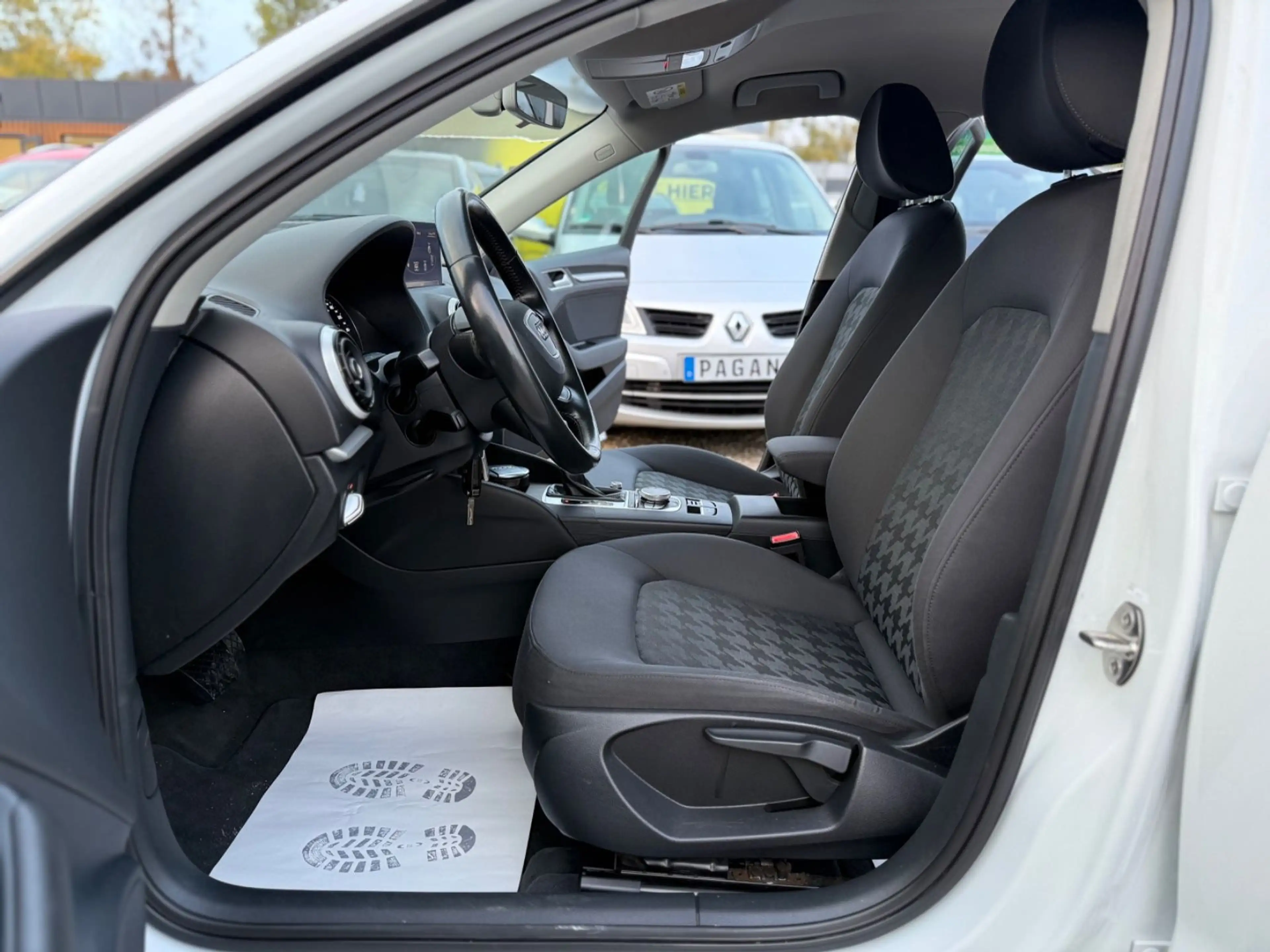 Audi A3 Sportback attraction /PDC/NAI/TEMP/SHZ/1HAND/ — photo 9
