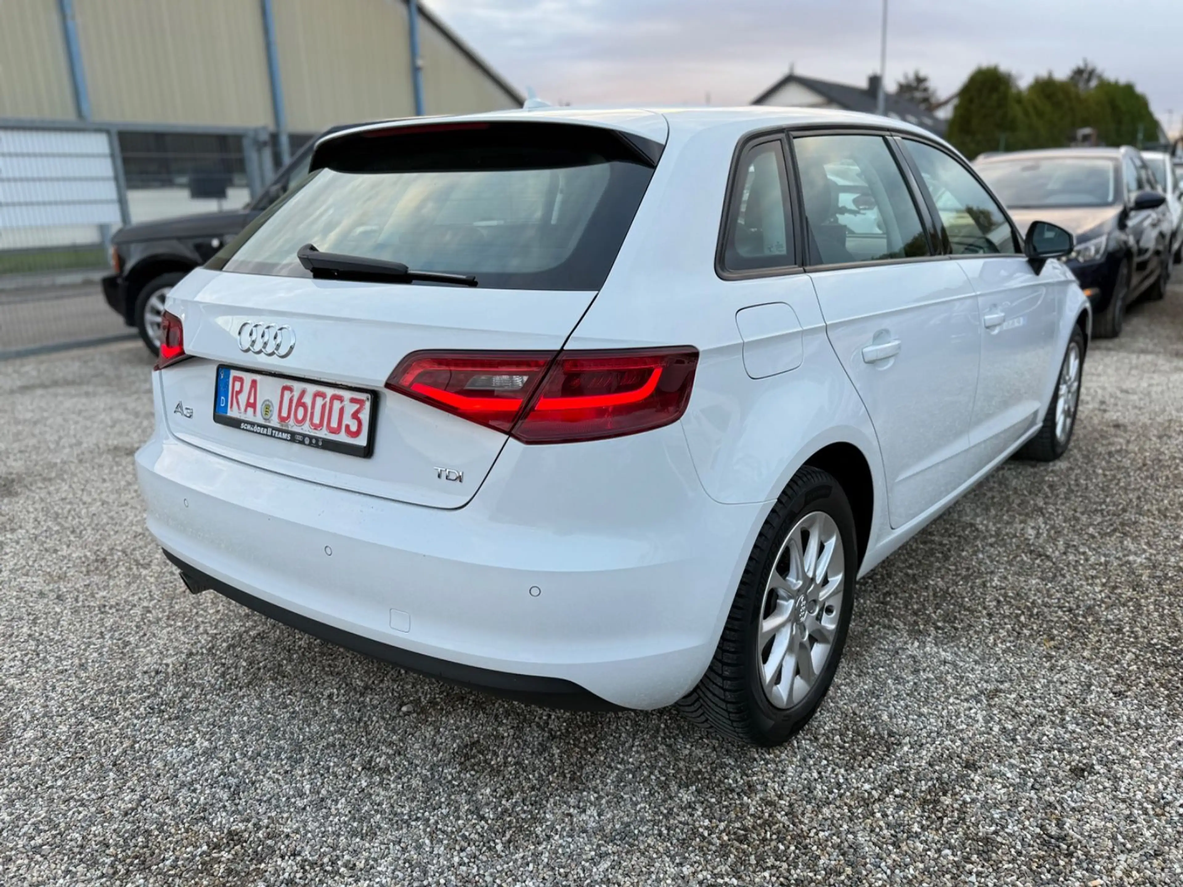 Audi A3 Sportback attraction /PDC/NAI/TEMP/SHZ/1HAND/ — photo 7