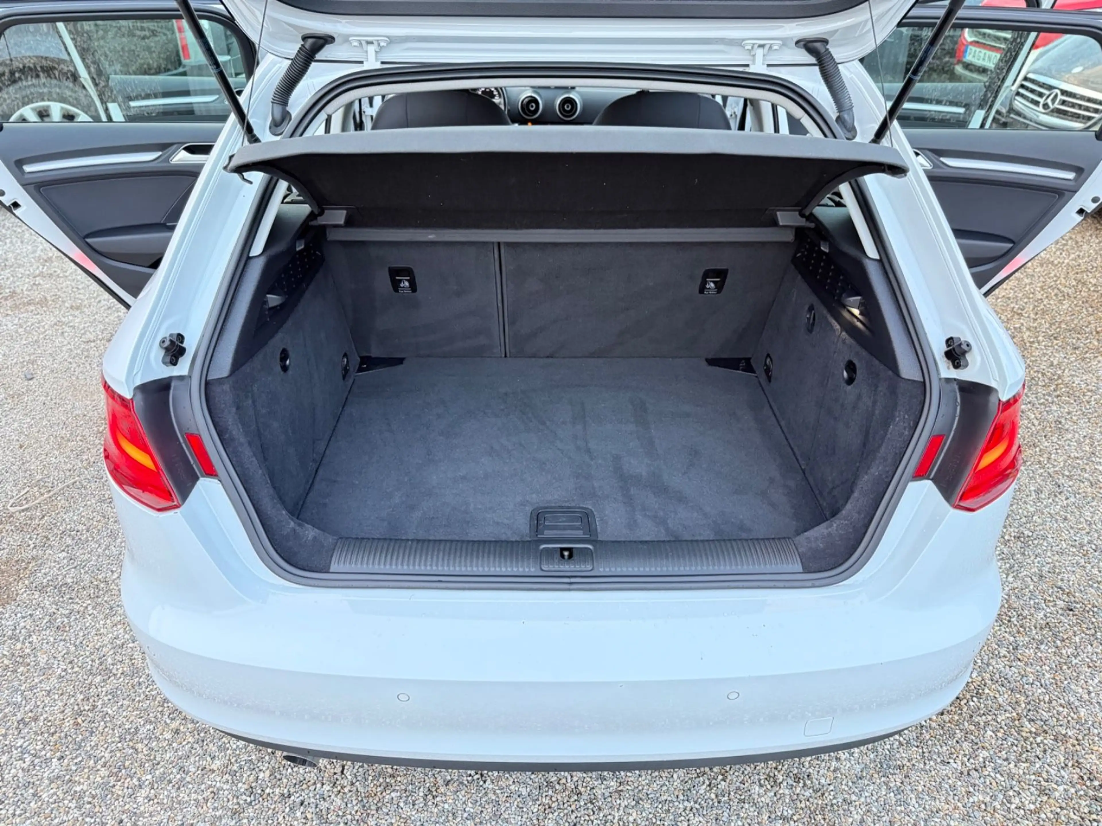 Audi A3 Sportback attraction /PDC/NAI/TEMP/SHZ/1HAND/ — photo 13