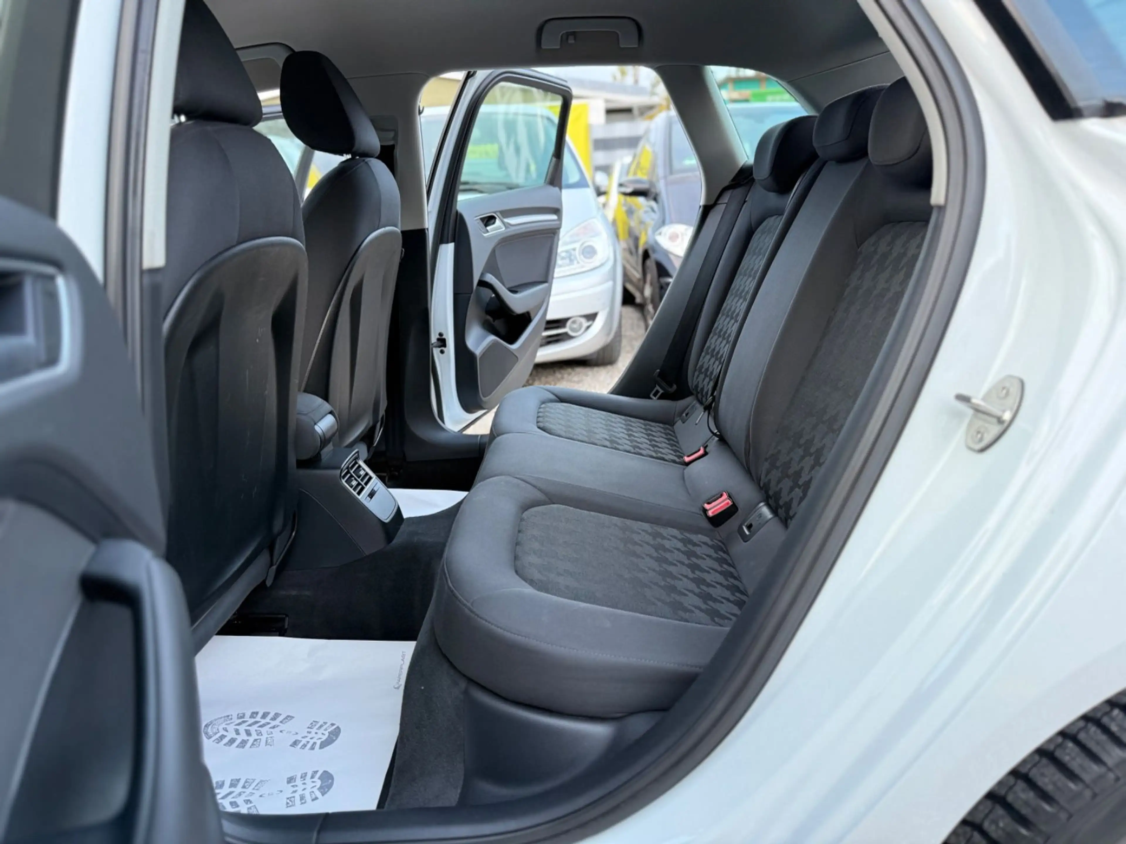 Audi A3 Sportback attraction /PDC/NAI/TEMP/SHZ/1HAND/ — photo 10