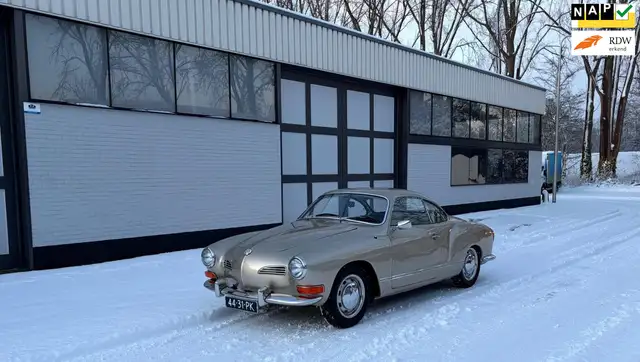 Volkswagen Karmann Ghia Coupé Volledig gerestaureerd.