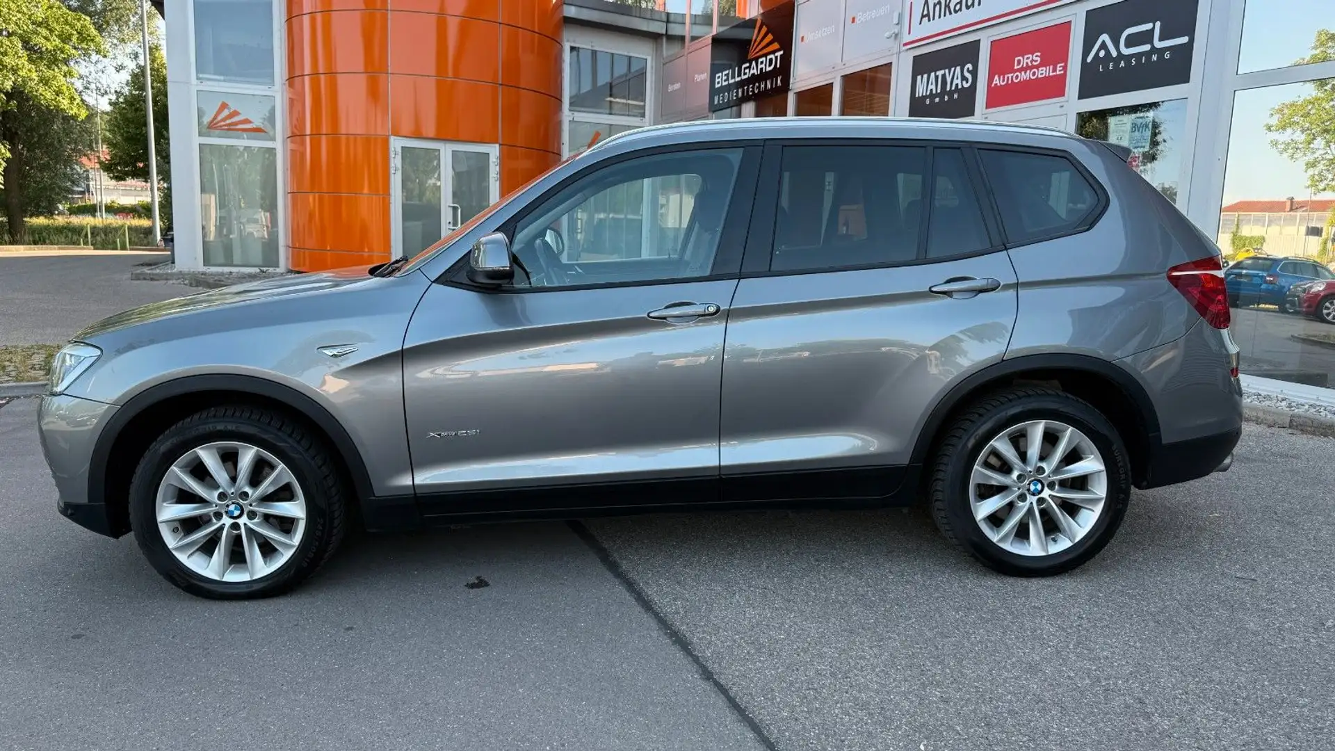 BMW X3 Baureihe X3 xDrive 28 i/Leder/Pano Grau - 2
