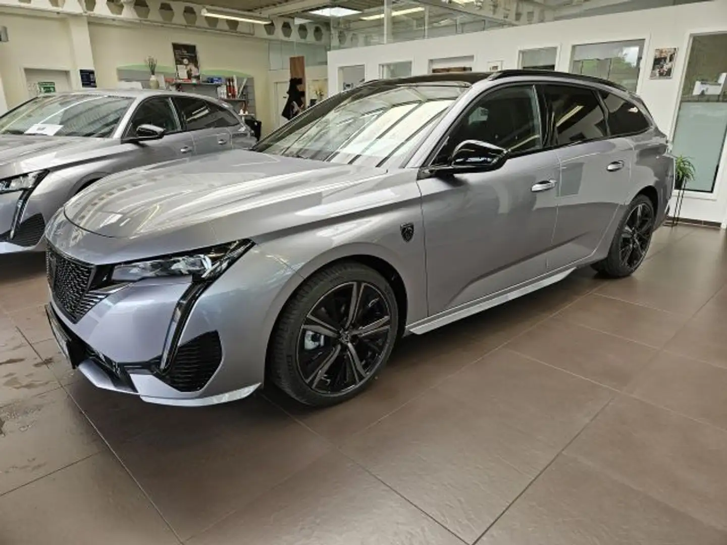 Peugeot 308 SW BlueHDi 130 EAT8 GT Silber - 1