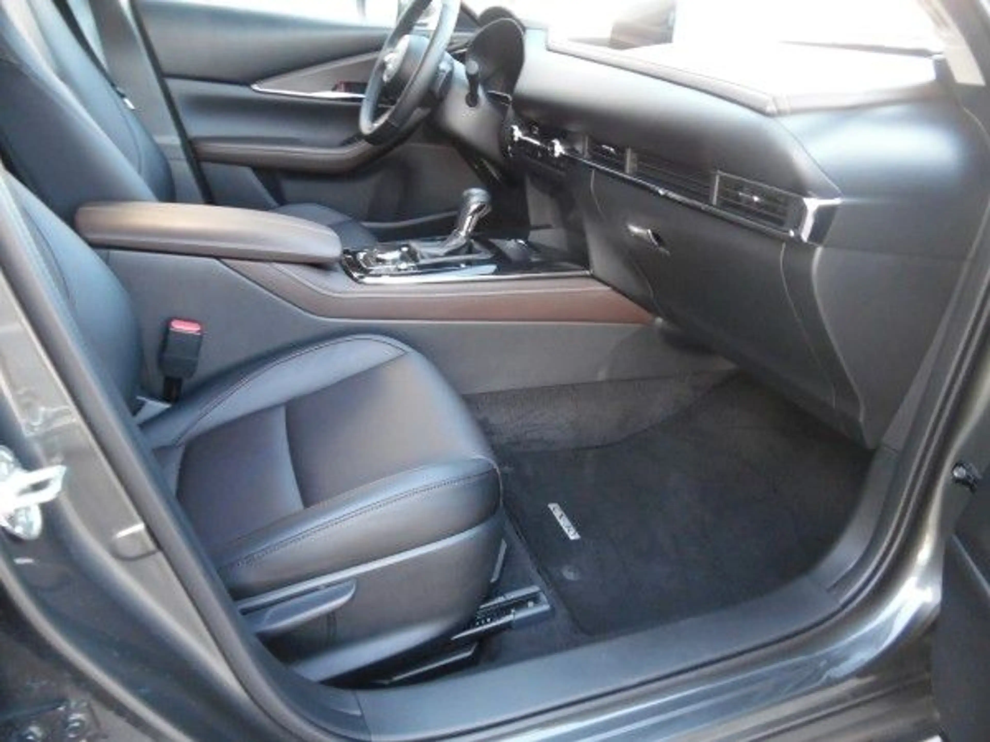 Mazda CX-30 e-SKYACTIV-G M-Hybrid 140 Takumi AT — photo 12