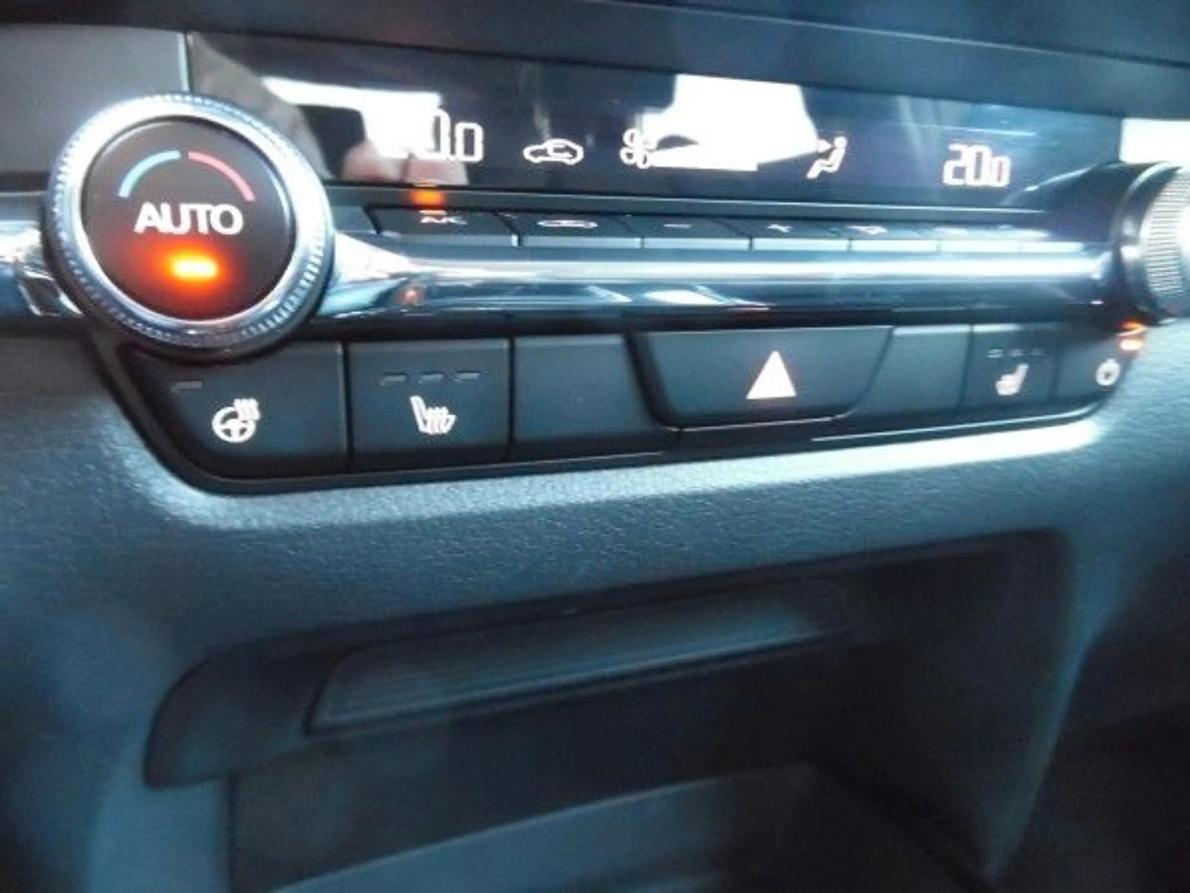 Mazda CX-30 e-SKYACTIV-G M-Hybrid 140 Takumi AT — photo 15