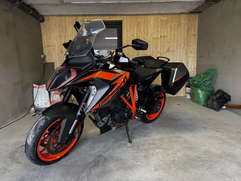 KTM 1290 Super Duke GT