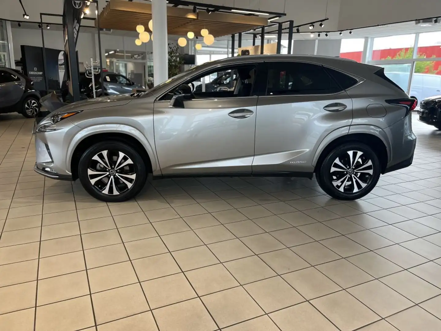 Lexus NX 300 300h Style Edition - 2