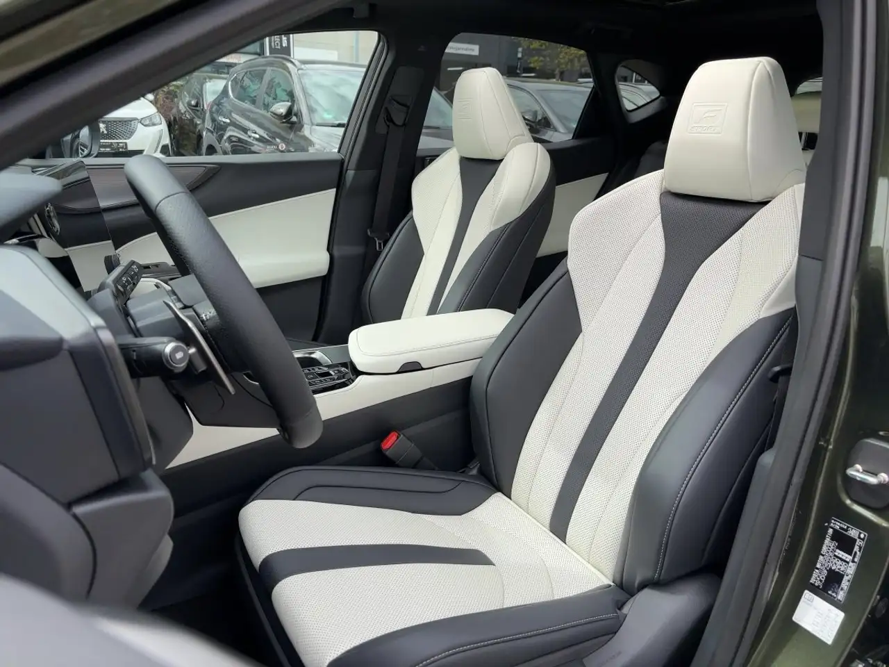 Lexus NX 450h+ F SPORT *Pano* Ivaloweiß 16