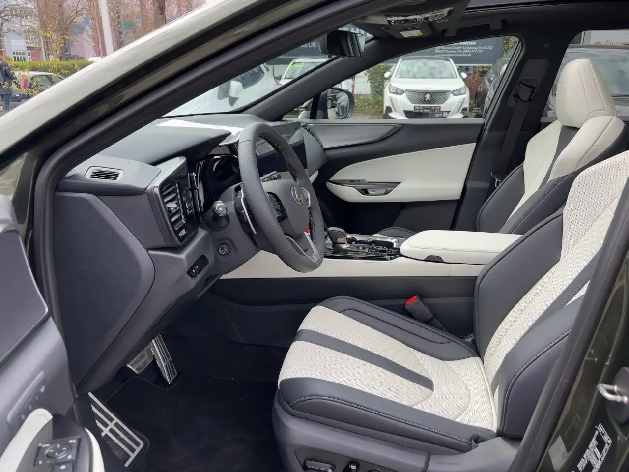 Lexus NX 450h+ F SPORT *Pano* Ivaloweiß 8