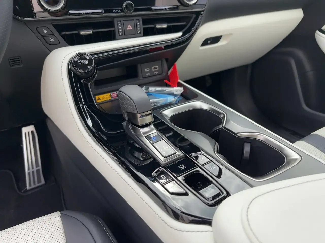 Lexus NX 450h+ F SPORT *Pano* Ivaloweiß 13